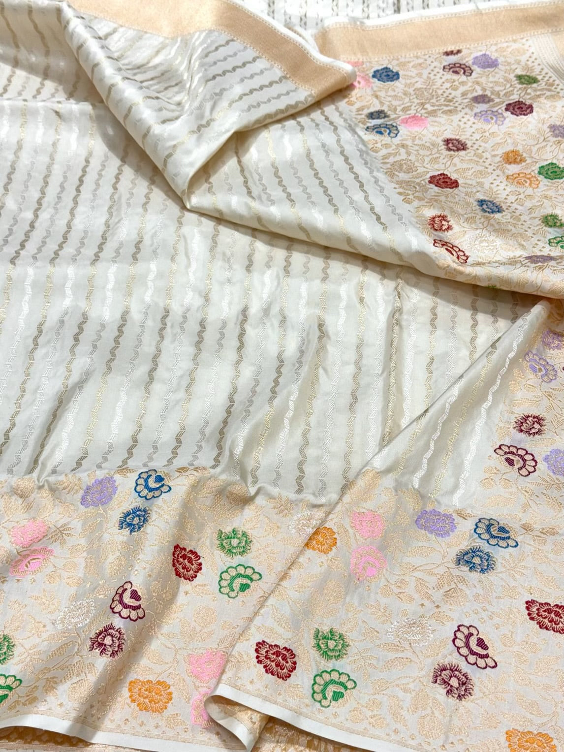 Off White Pure Mulberry Silk Saree - Modern Style | Kadhwa Technique | Pure Katan Silk Banarasi Handwoven Saree