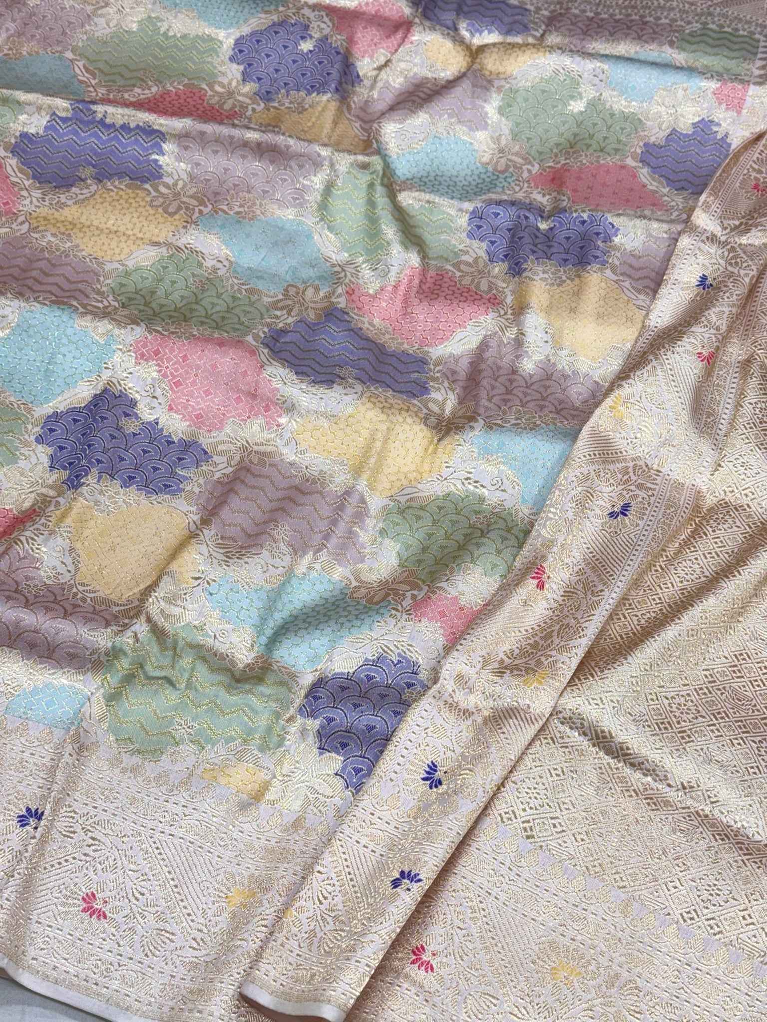 Red Pure Katan Silk Rangkaat Handwoven Banarasi Saree