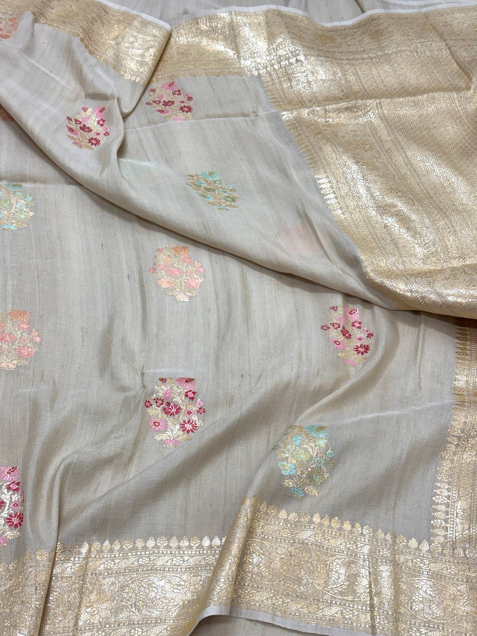 Ivory Pure Tussar Georgette Silk Handwoven Banarasi Saree |Kadhuwa Weave|