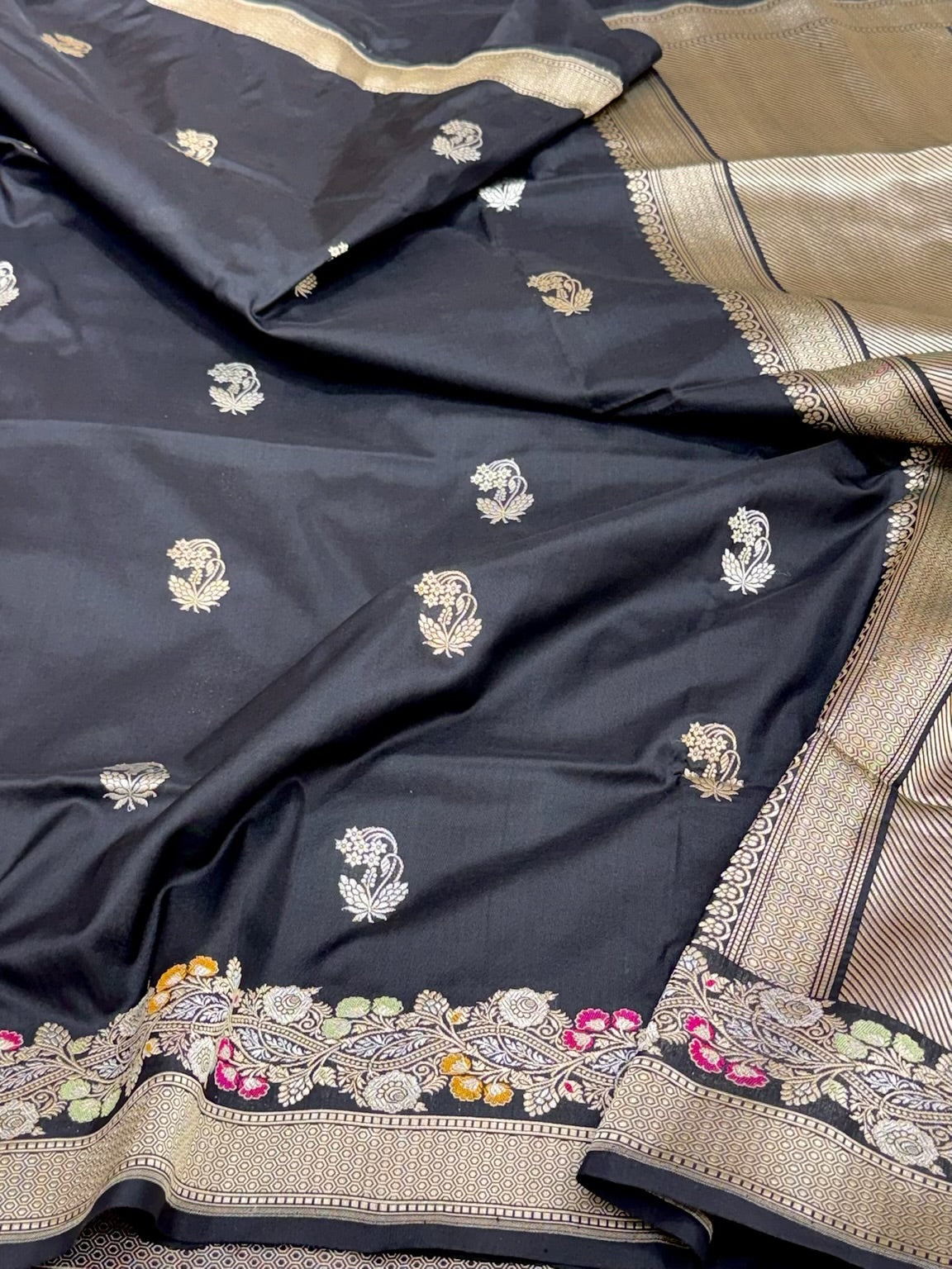 Black Pure Mulberry Katan Silk Handwoven Banarasi Saree With Kadhwa Weave