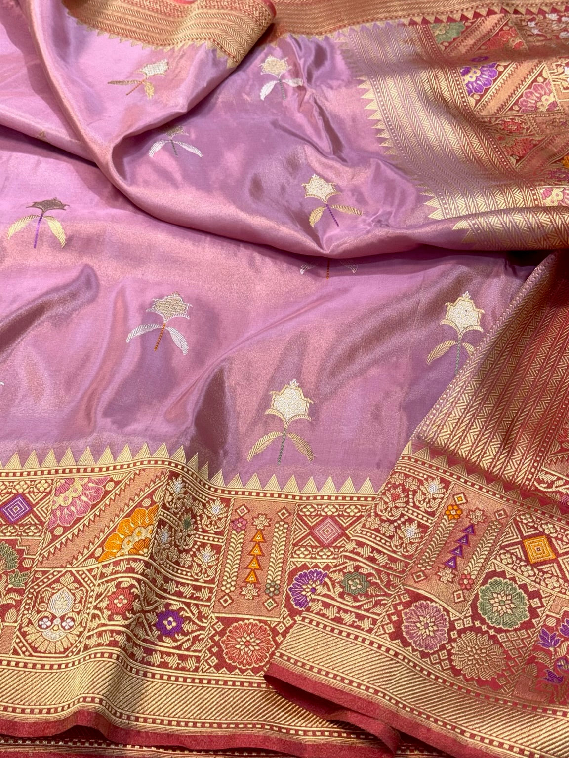 Lilac Pink Handwoven Banarasi Saree | Pure Double Katan Tissue Silk Saree - Kadhwa weave