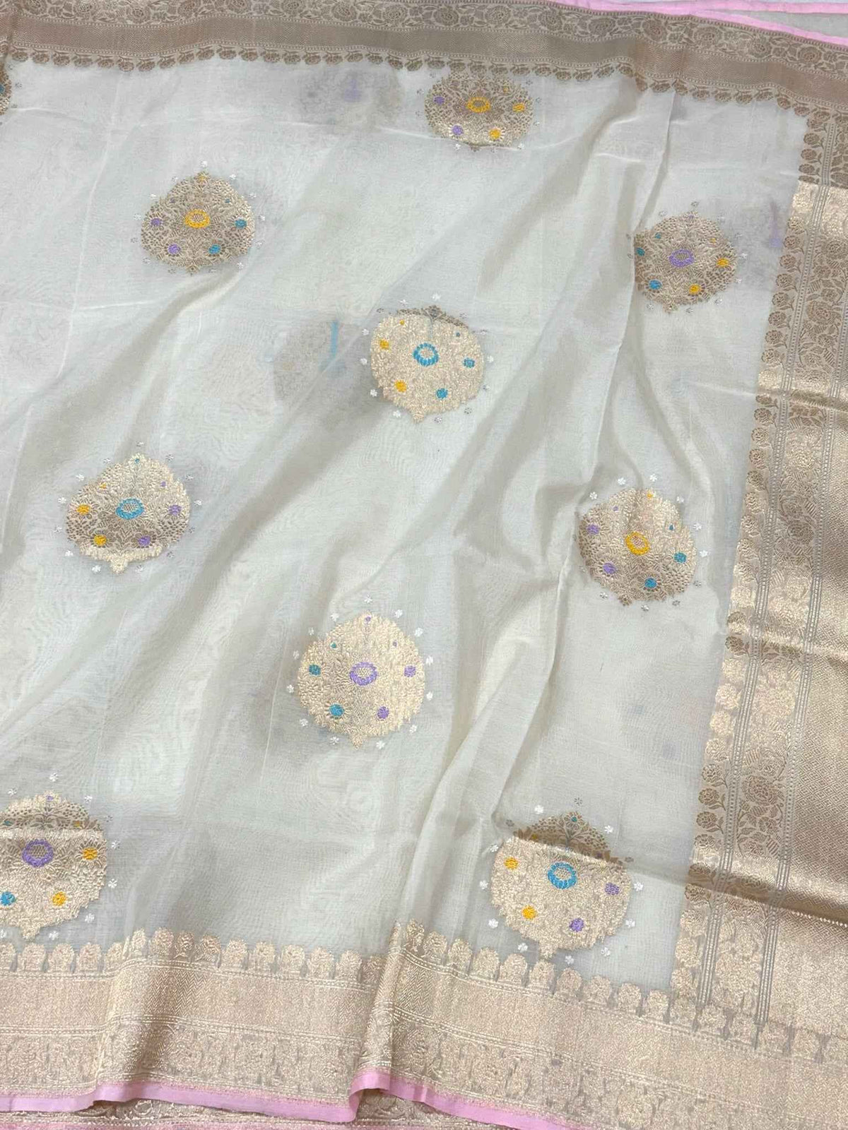 Off White Pure Kora Mulberry Silk | Kadhwa Technique | Handwoven Lighweight Banarasi Saree