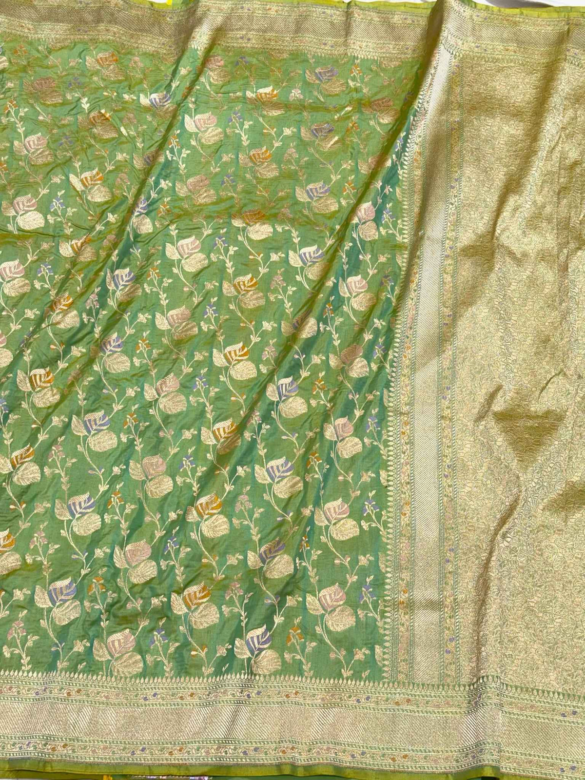 Pista Green Dual Tone Pure Mulberry Katan Silk Handloom Banarasi Saree - Authentic Banarasi Meenakari Saree