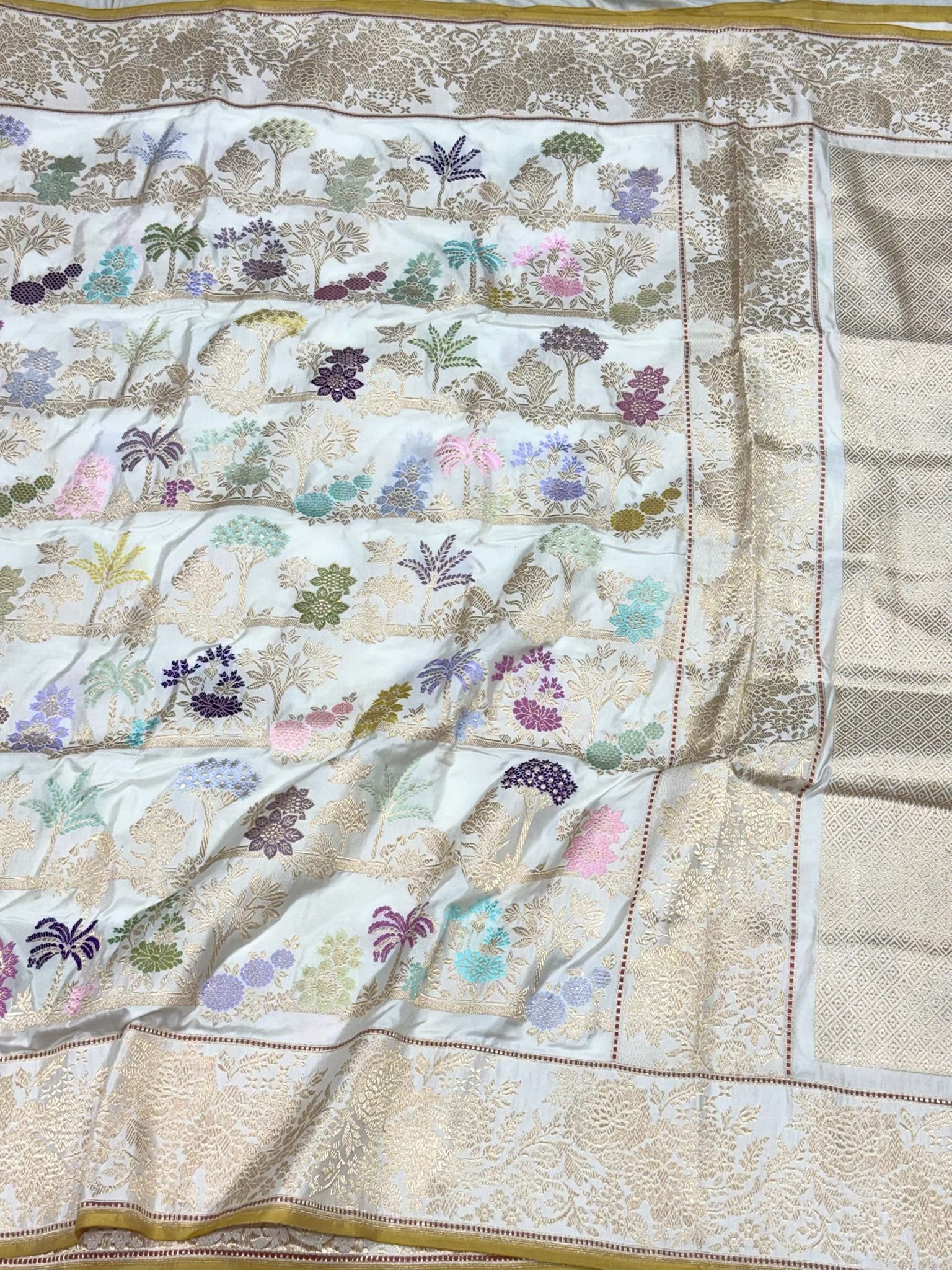 White Banarasi Handwoven Saree | Kadhwa Technique | Pure Mulberry Double Katan Silk Saree - The Statement Six Yards