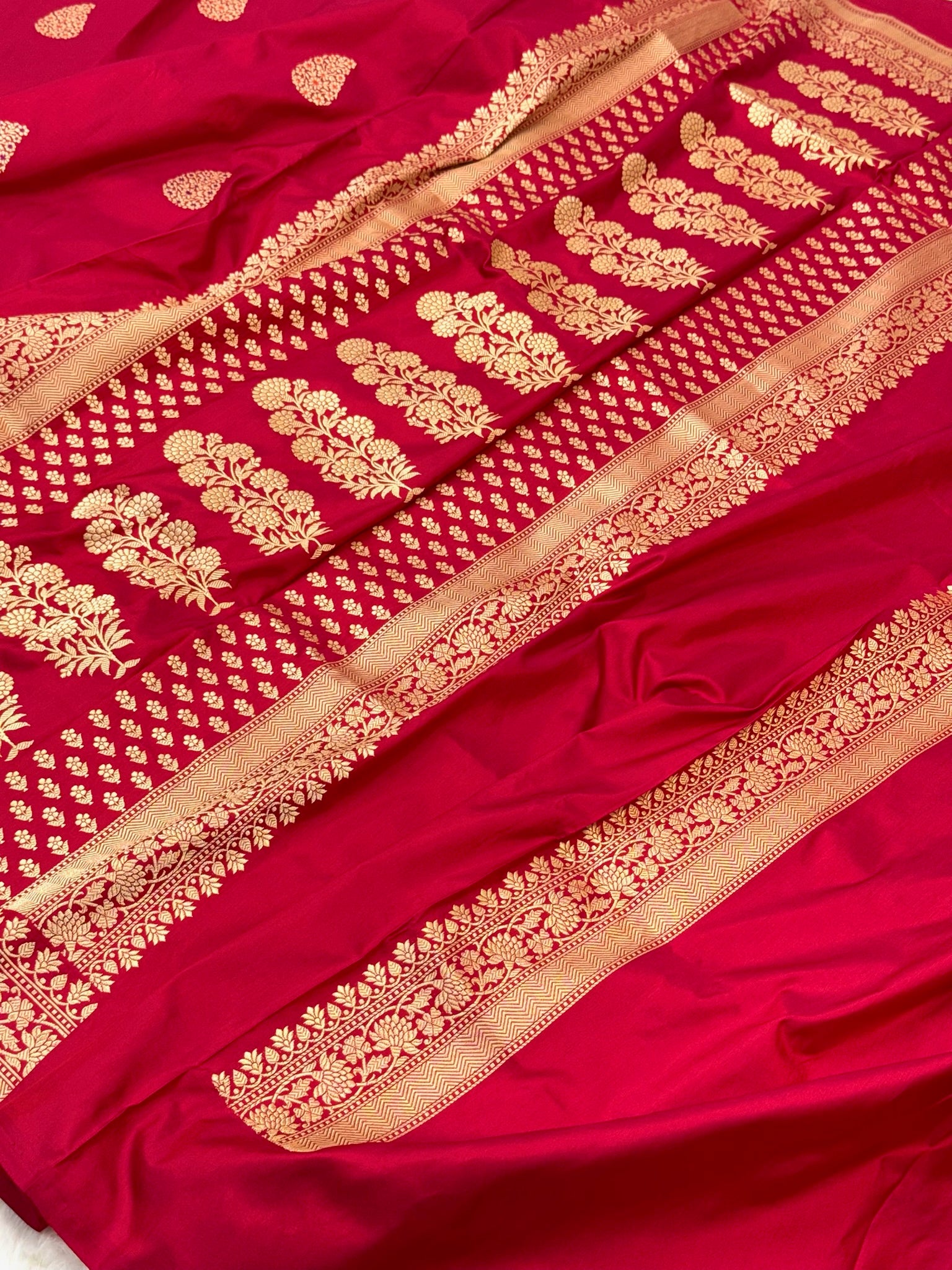 Red Pure Katan Silk Handwoven Banarasi Saree |Kadhuwa Weave|