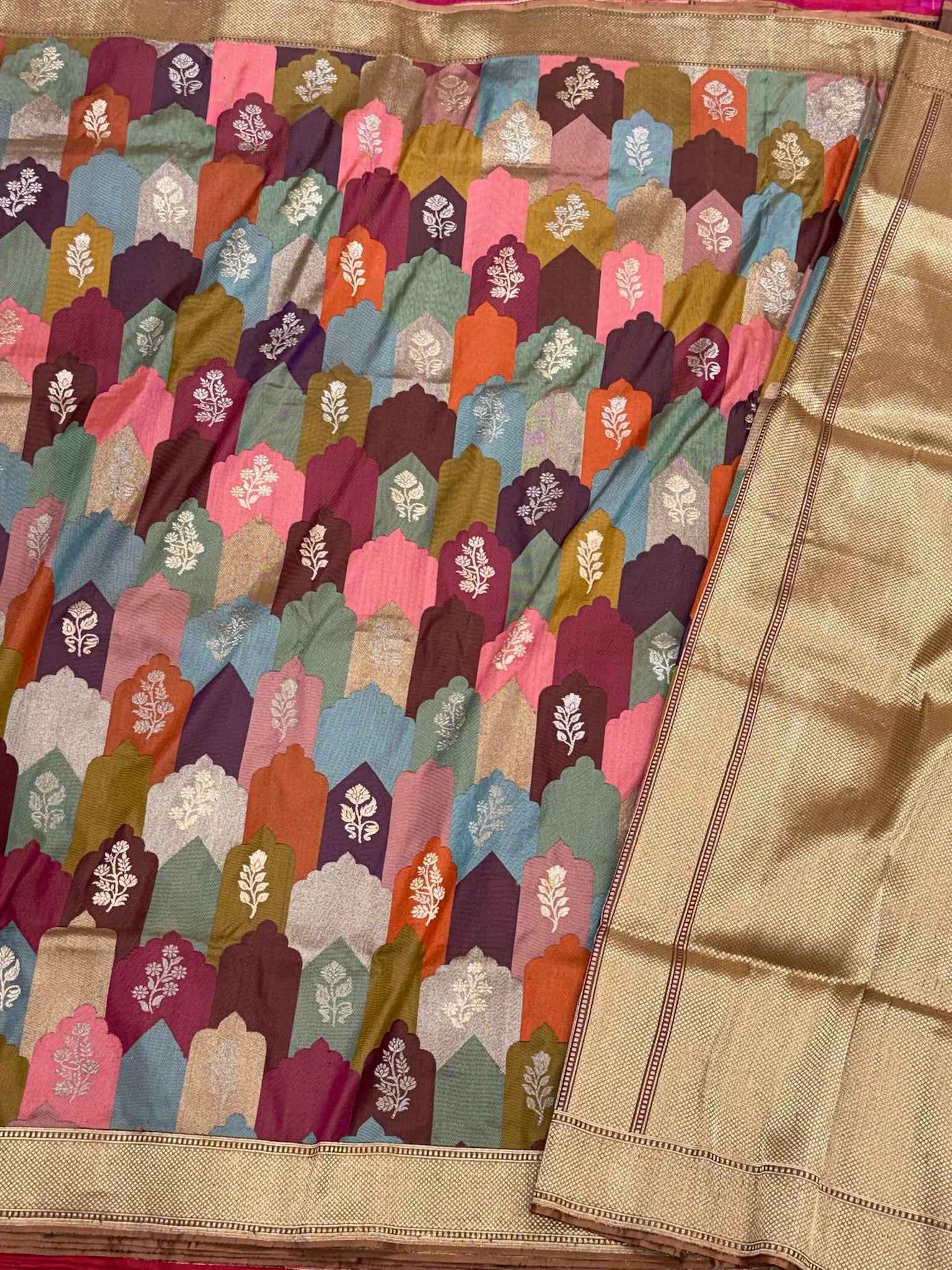 Ash Gray Pure Katan Mulberry Silk Handwoven Banarasi Saree | Kadhwa Weave |