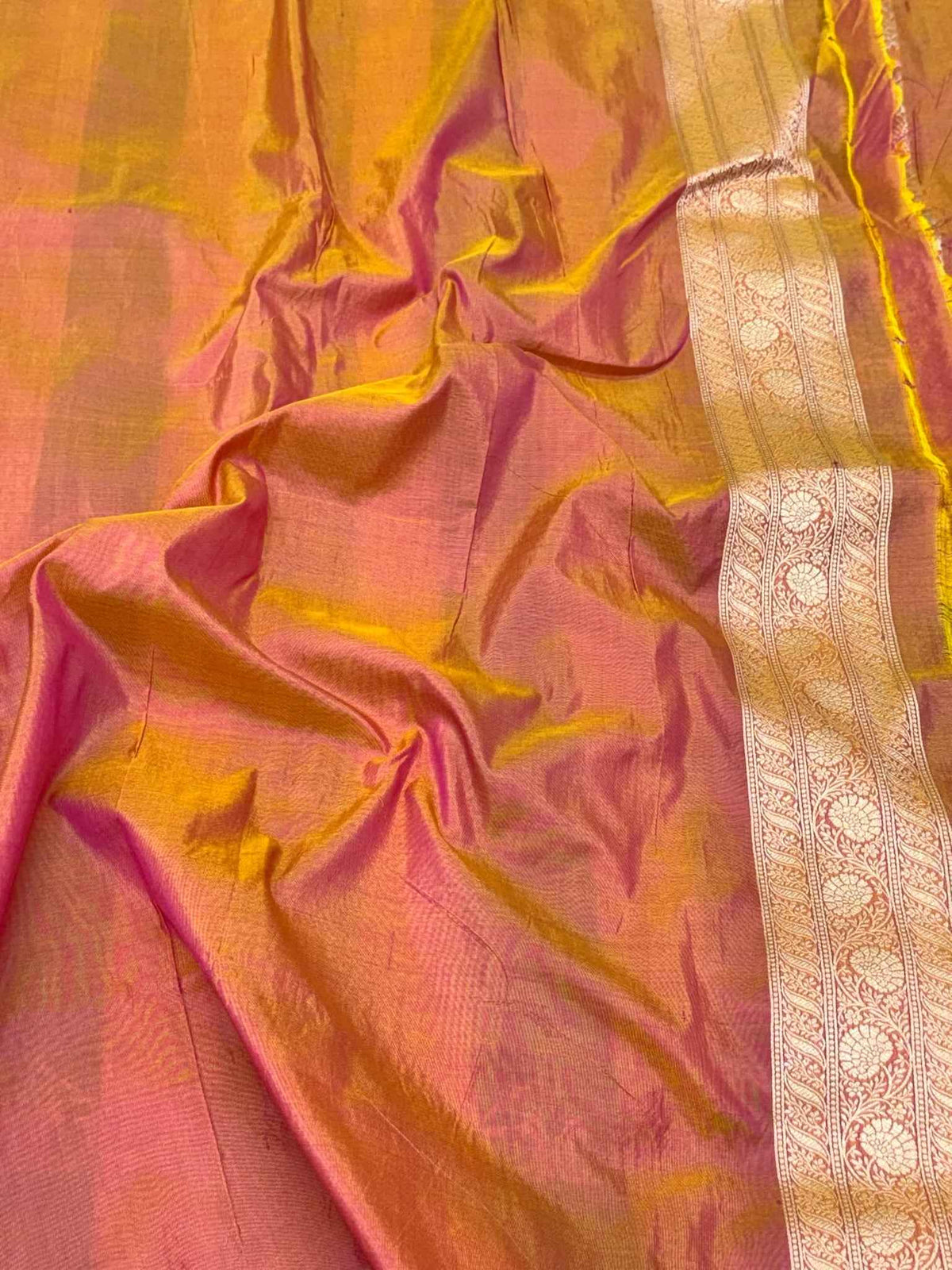 Gold Brown Dual Tone Pure Katan Mulberry Silk Handloom Banarasi Brocade Saree