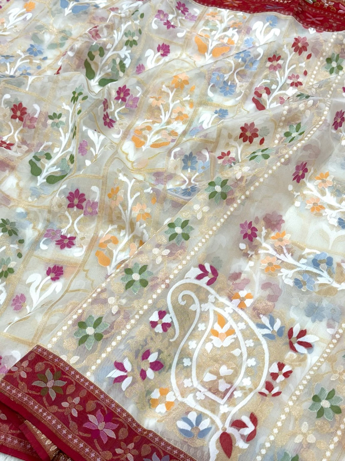 Pearl White Pure Kora Silk Ektara Technique Handloom Lightweight Banarasi Saree