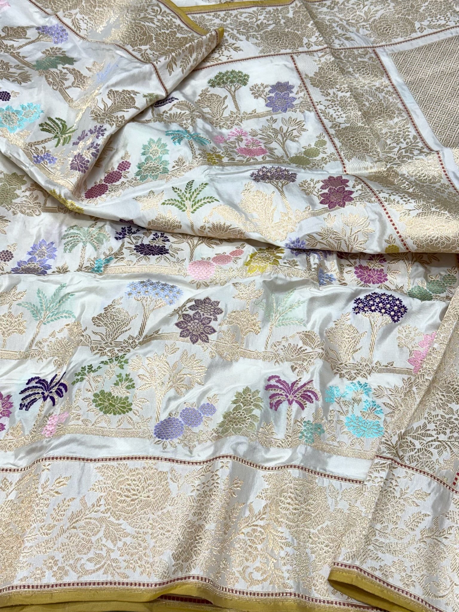 White Banarasi Handwoven Saree | Kadhwa Technique | Pure Mulberry Double Katan Silk Saree - The Statement Six Yards