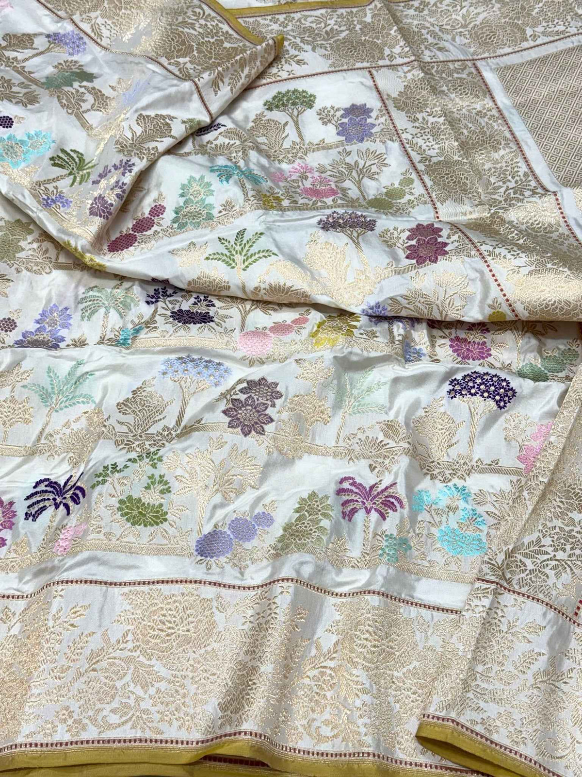 White Banarasi Handwoven Saree | Kadhwa Technique | Pure Mulberry Double Katan Silk Saree - The Statement Six Yards