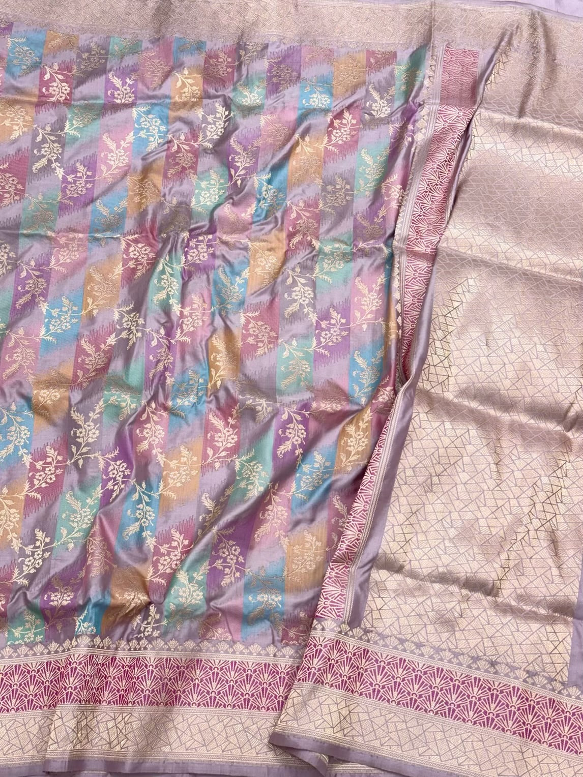 Lilac Pink Pure Katan Silk Rangkaat Saree | 100% Pure Mulberry Silk Handwoven Banarasi Saree - Luxury Banarasi Saree