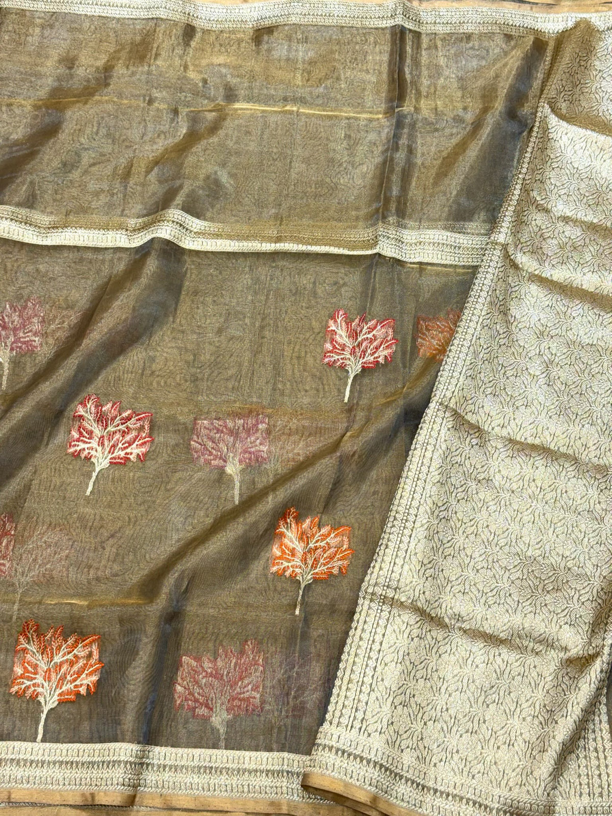 Molten Gold Pure Tissue Silk Handwoven Banarasi Saree | Soft Lightweight Kadhwa Ektara Weave Saree