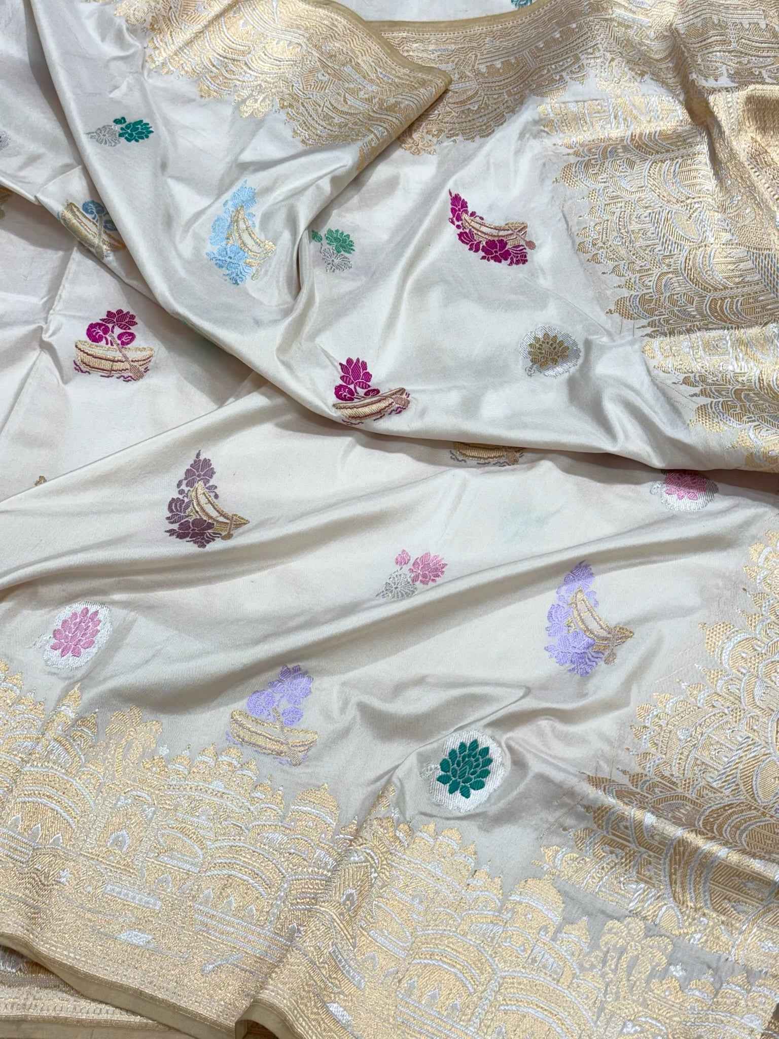 Off White Pure Katan Silk & Mulberry Silk Handwoven | Kadhwa Technique | Traditional Banarasi Saree
