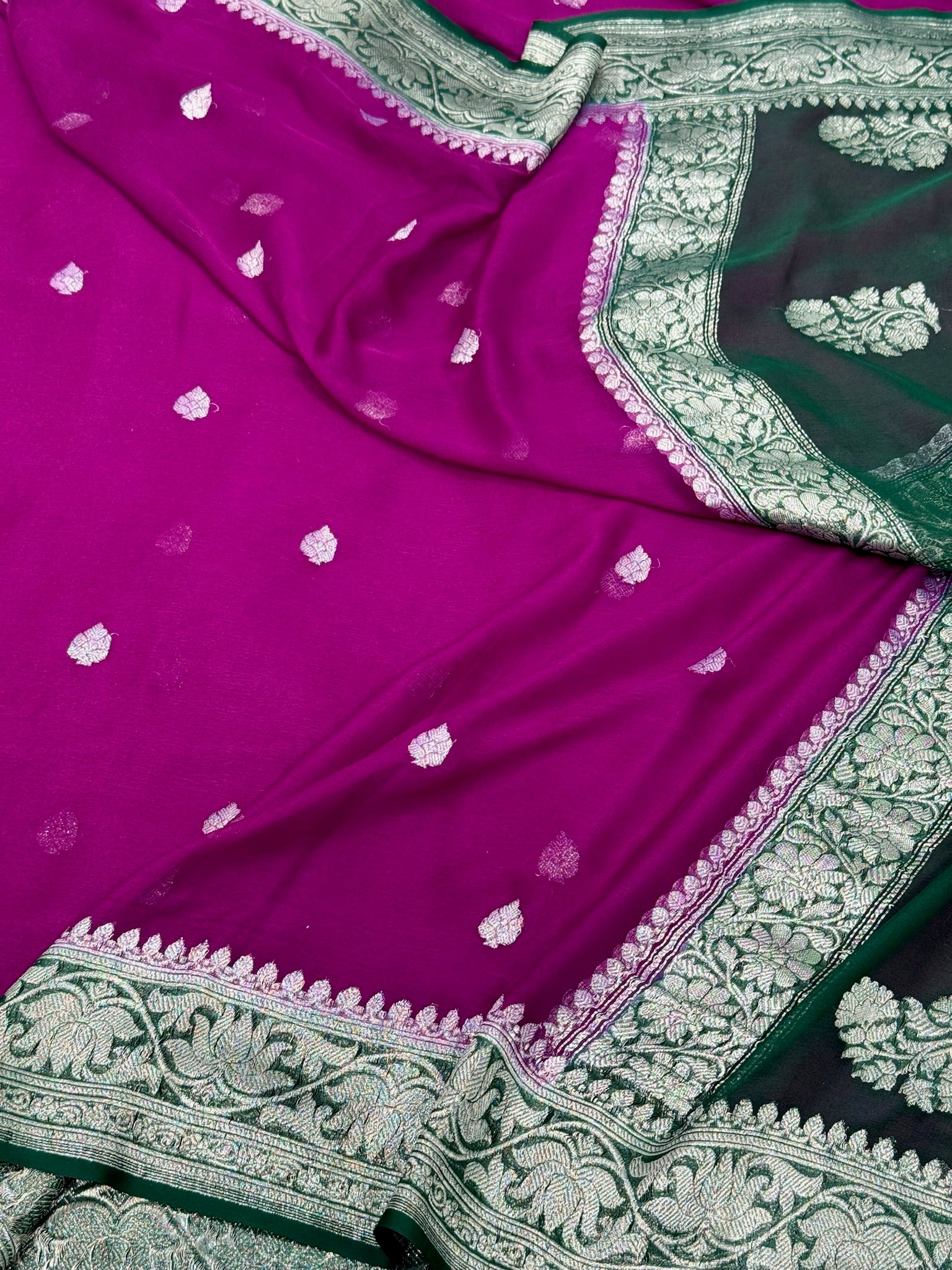 Magenta Pure Chiffon Georgette Handwoven Banarasi Saree