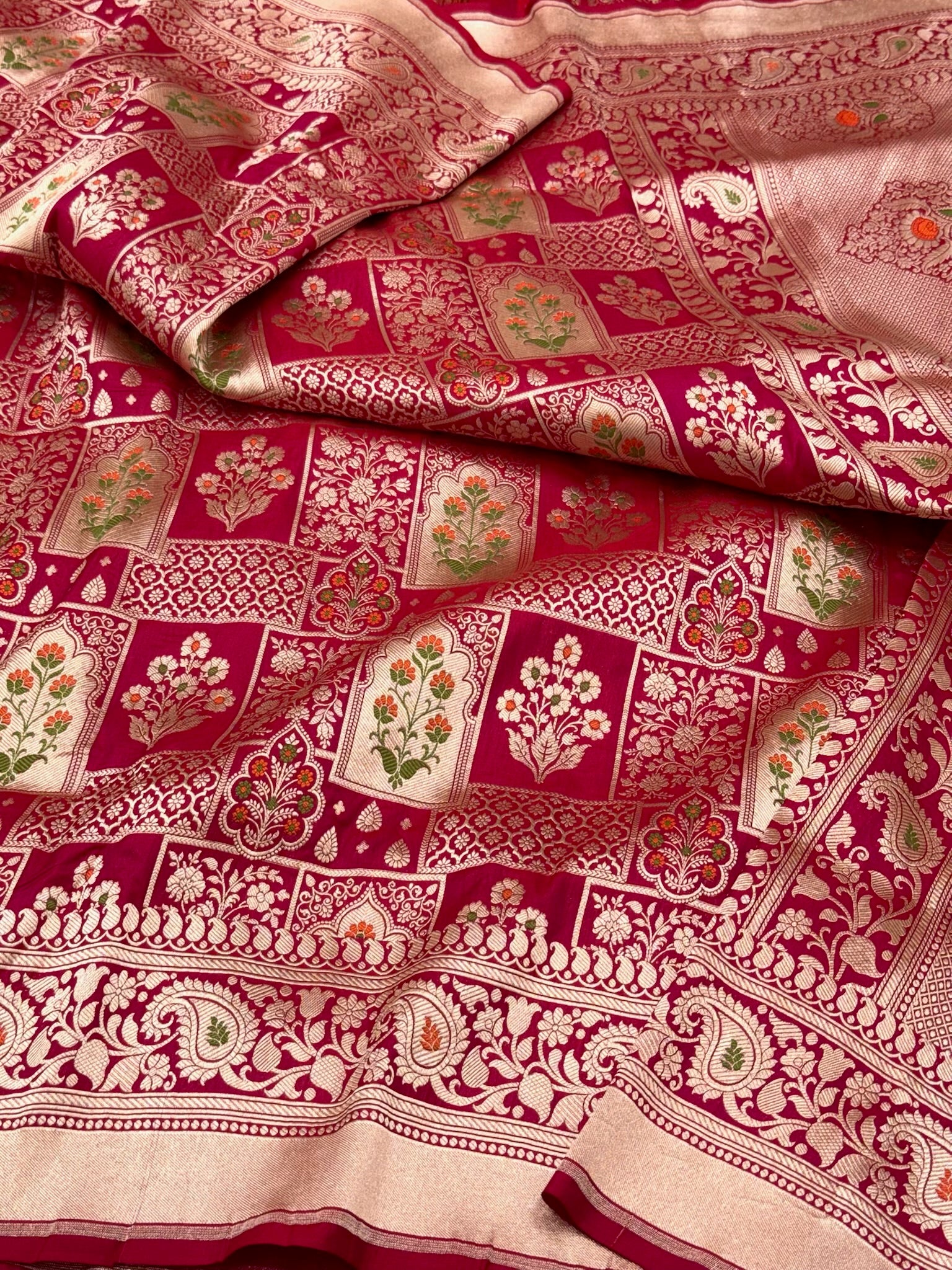 Red Pure Katan Silk & Mulberry Silk Handloom Banarasi Sareee - Brocade Weave