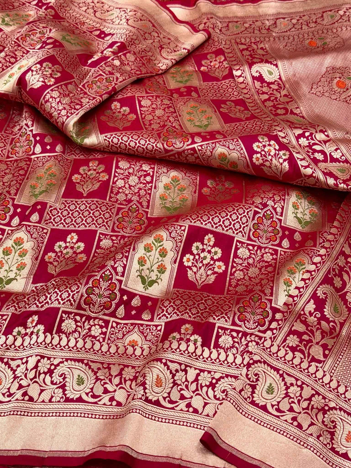 Red Pure Katan Silk & Mulberry Silk Handloom Banarasi Sareee - Brocade Weave