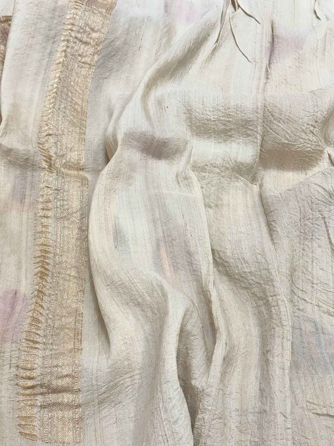 Ivory Pure Tussar Georgette Silk Kadhwa Technique Handwoven Banarasi Saree