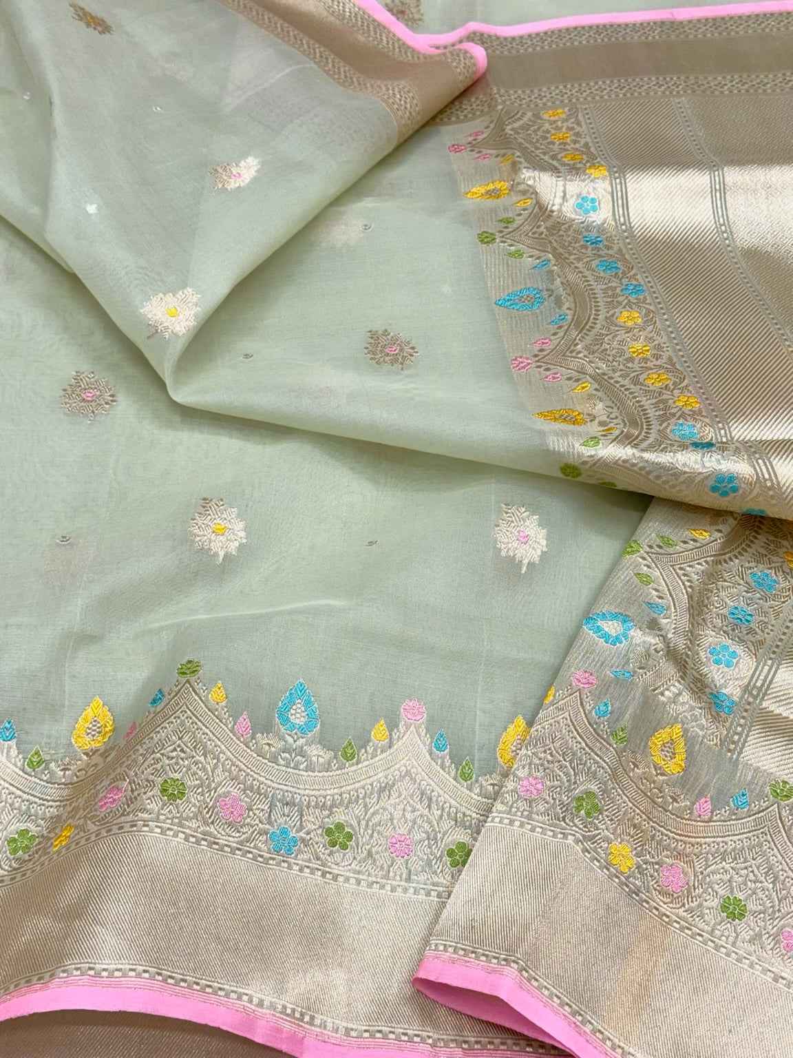 Sea Green Authentic Banarasi Saree | Pure Kora Mulberry Silk - Kadhwa Weave Handwoven Banarasi Saree