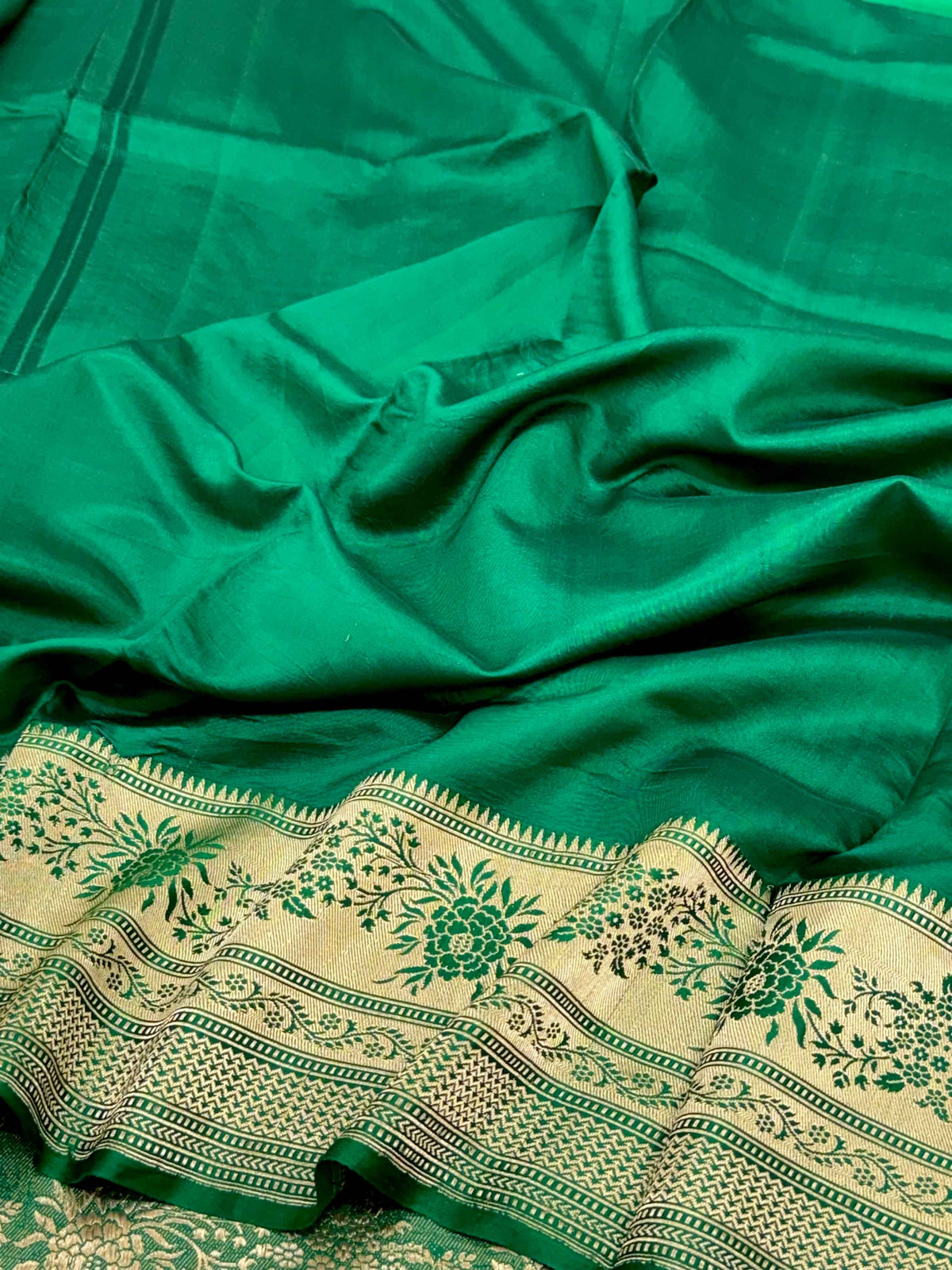 Bottle Green Pure Raw Mango Silk | Kadhwa Technique | Handwoven Banarasi Saree - Soft Drape Lightweight