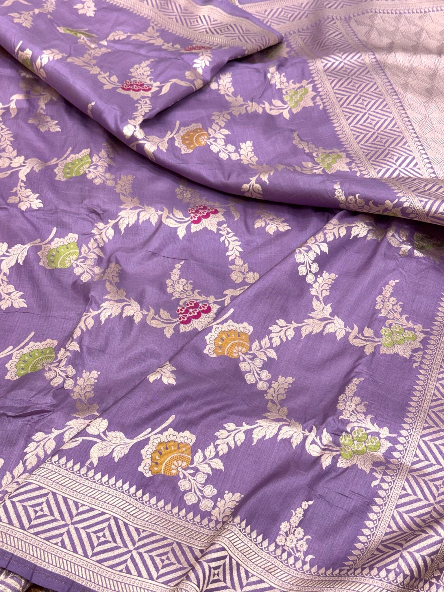 Lavender Pure Mulberry Katan Silk Banarasi Handloom Banarasi Saree