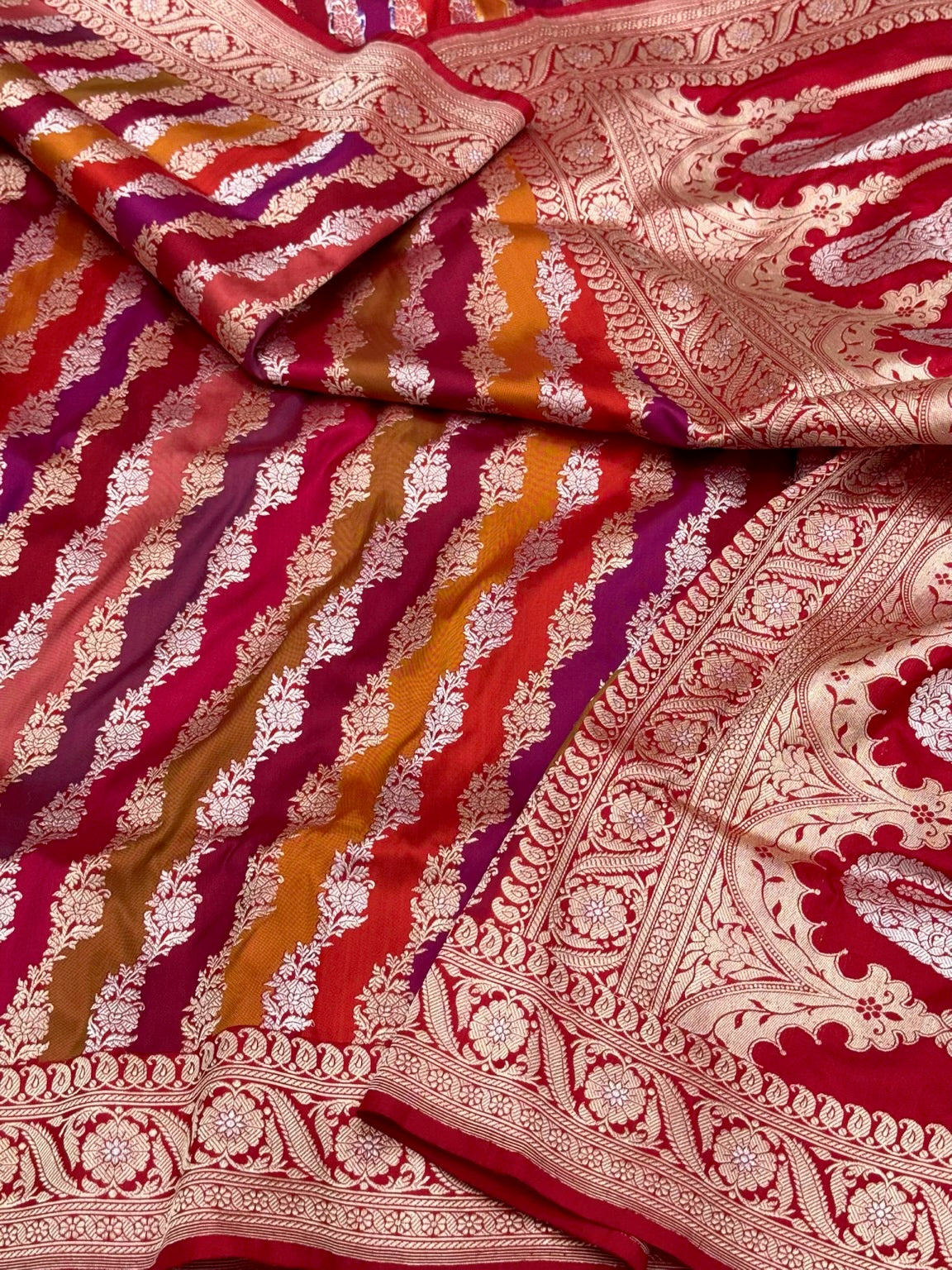 Red Pure Mulberry Silk & Pure Katan Silk Saree | Rangkaat Technique | Handwoven Banarasi Kadhwa Weave Saree