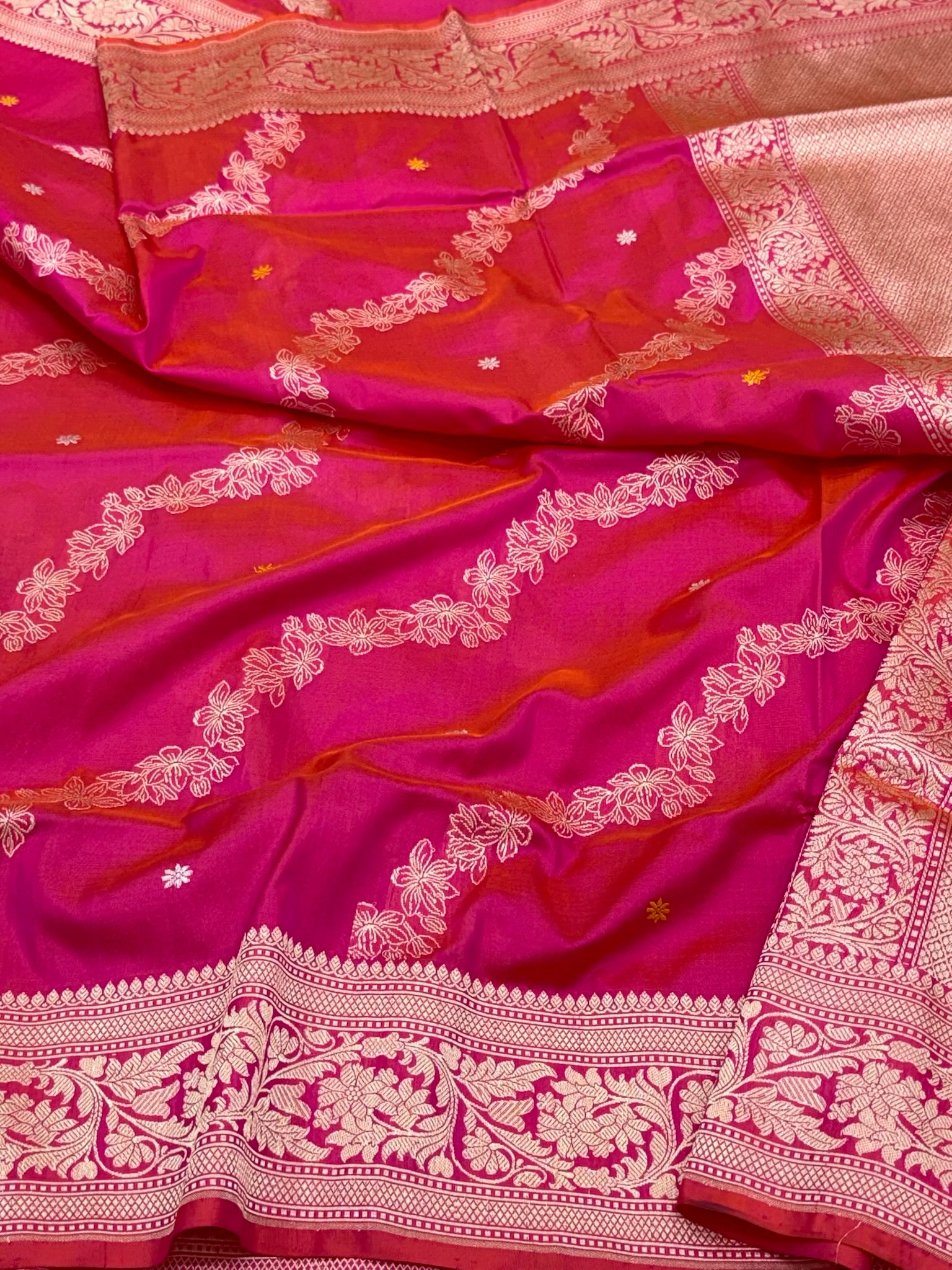 Rani Pink Dual Tone Pure Katan Mulberry Silk Handwoven Banarasi Saree