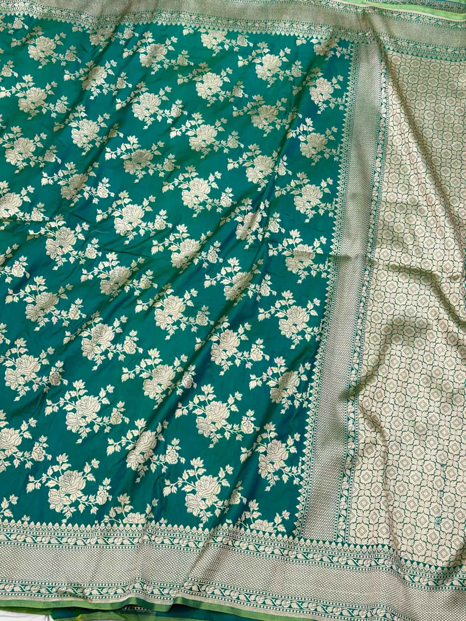 Green Dual Tone Pure Mulberry Silk & Pure Katan Silk Handloom Banarasi Saree