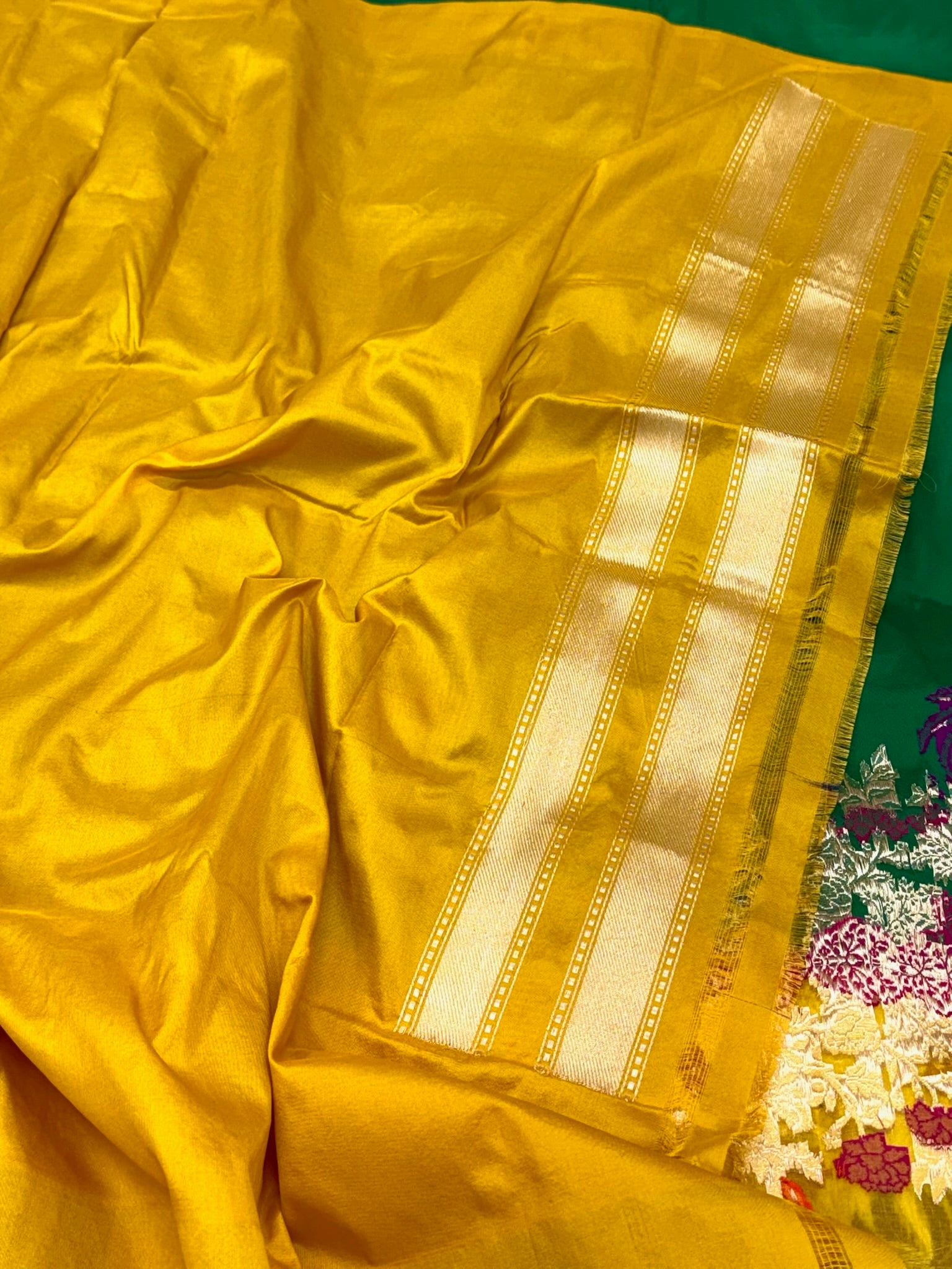Emerald Green Modern Banarasi Handwoven | Kadhwa Weave | Pure Mulberry Katan Silk Contemporary Saree With Kora Border