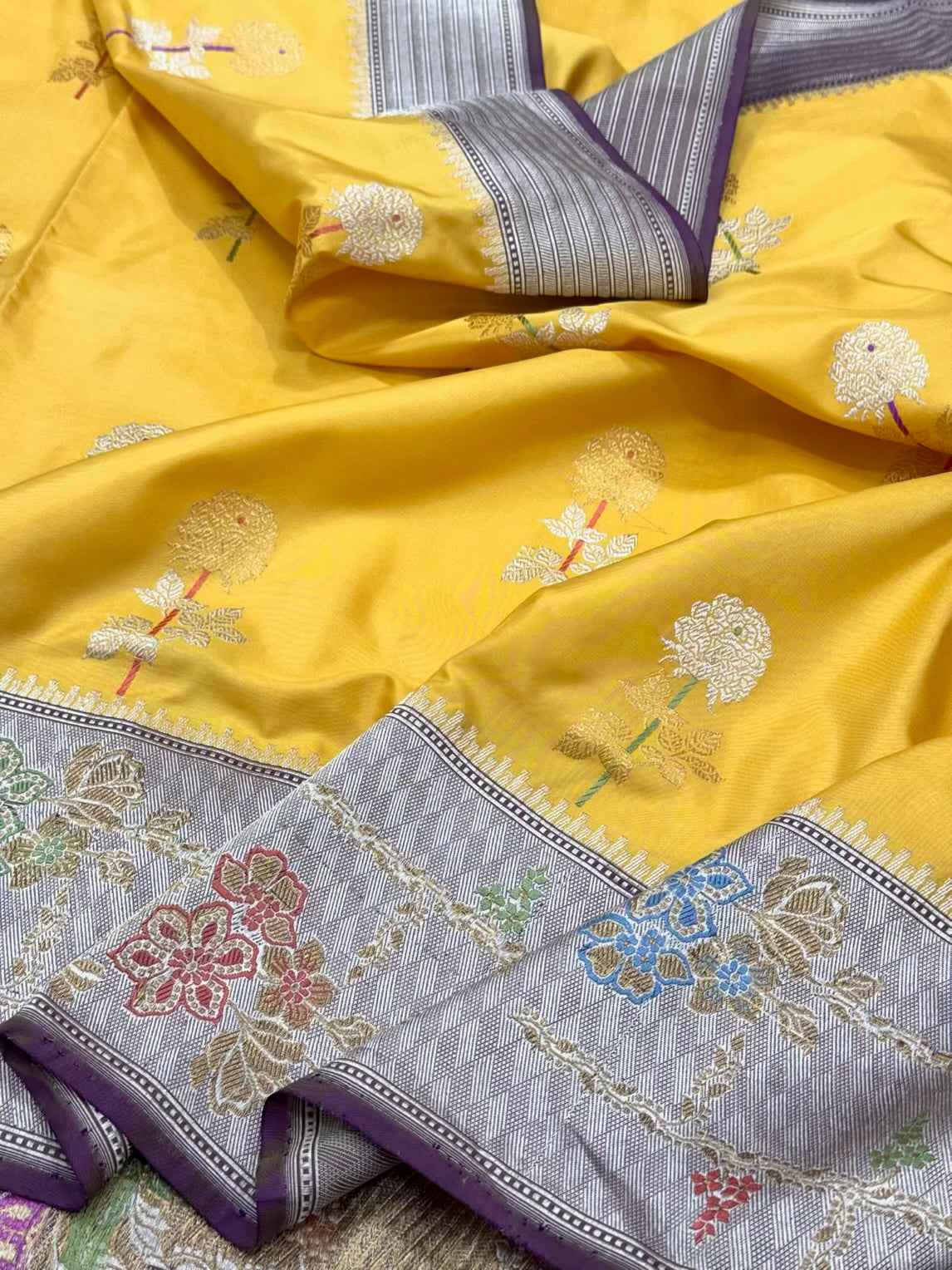 Yellow Pure Mulberry Silk Pure Katan Silk Handwoven Banarasi Saree - Kadhwa Weave
