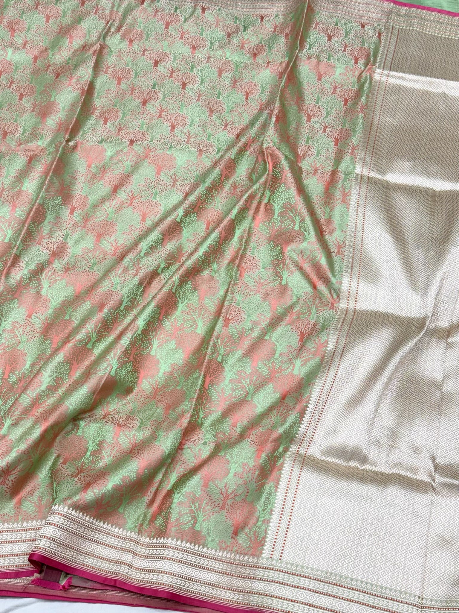 Pastel Mint Green Tanchoi Banarasi Saree - Pure Mulberry Satin Silk Handwoven Kadhwa Authentic Banarasi Saree