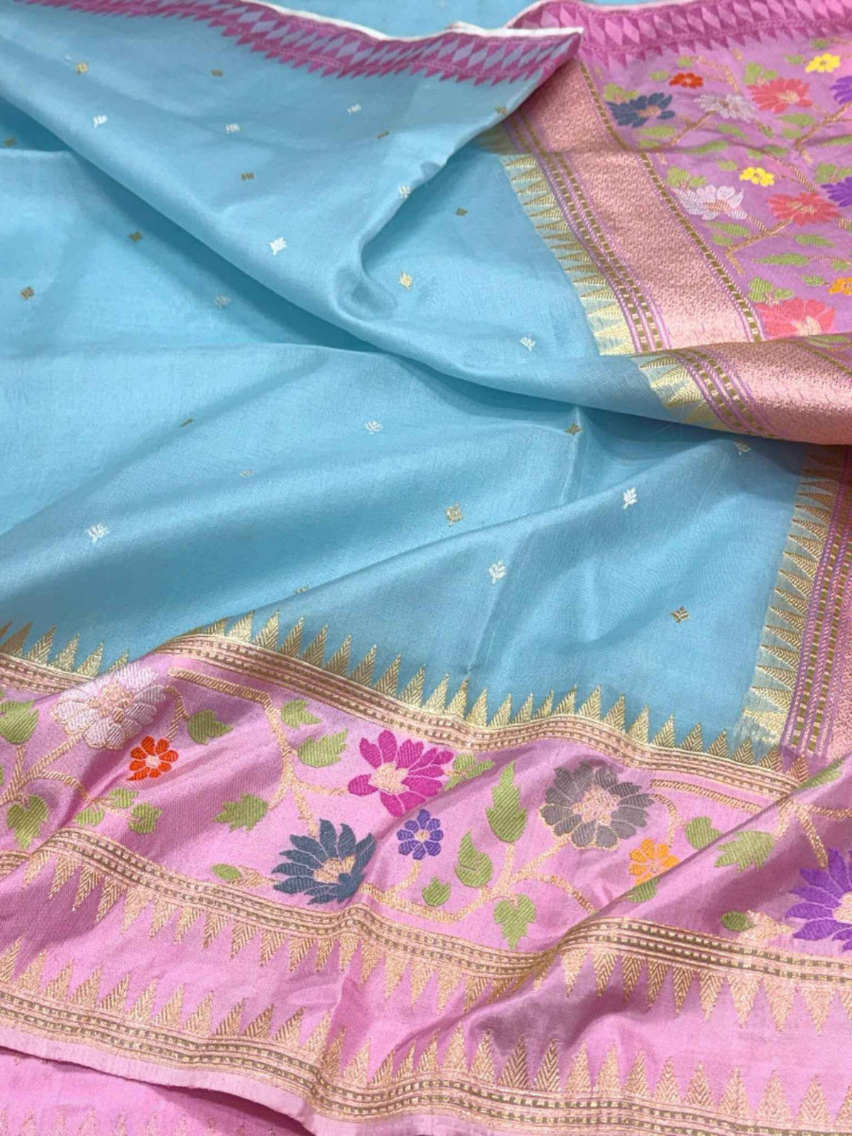 Ivory Pure Kora Silk Silver Zari Handwoven Banarasi Saree