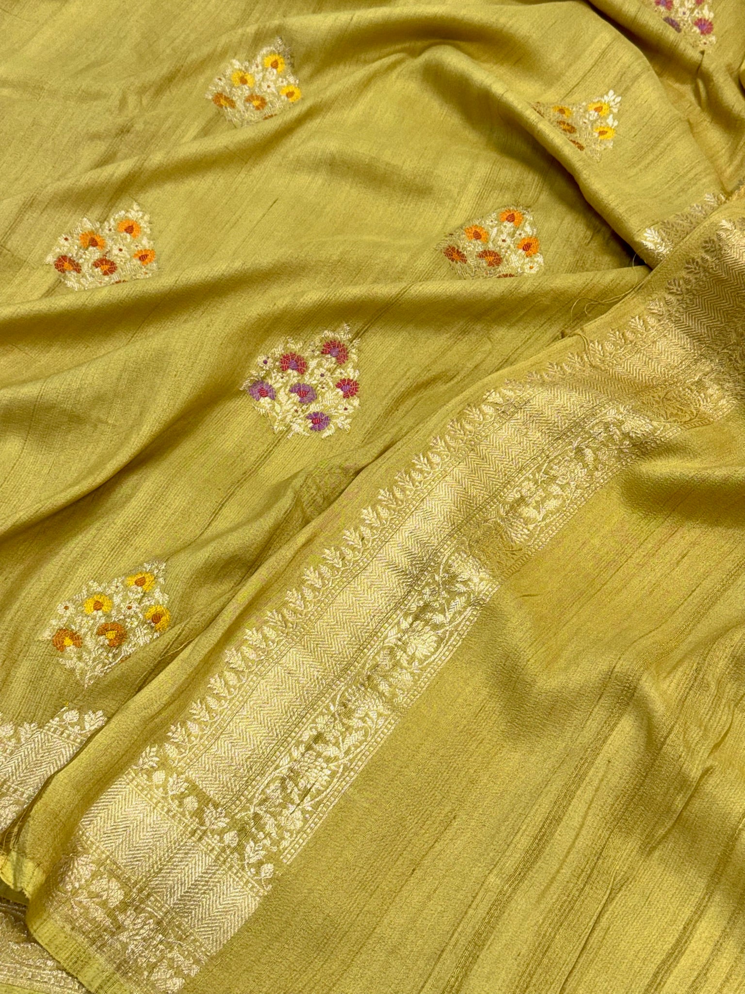 Sage Green Pure Tussar Georgette Silk Handwoven Banarasi Saree |Kadhuwa Weave|