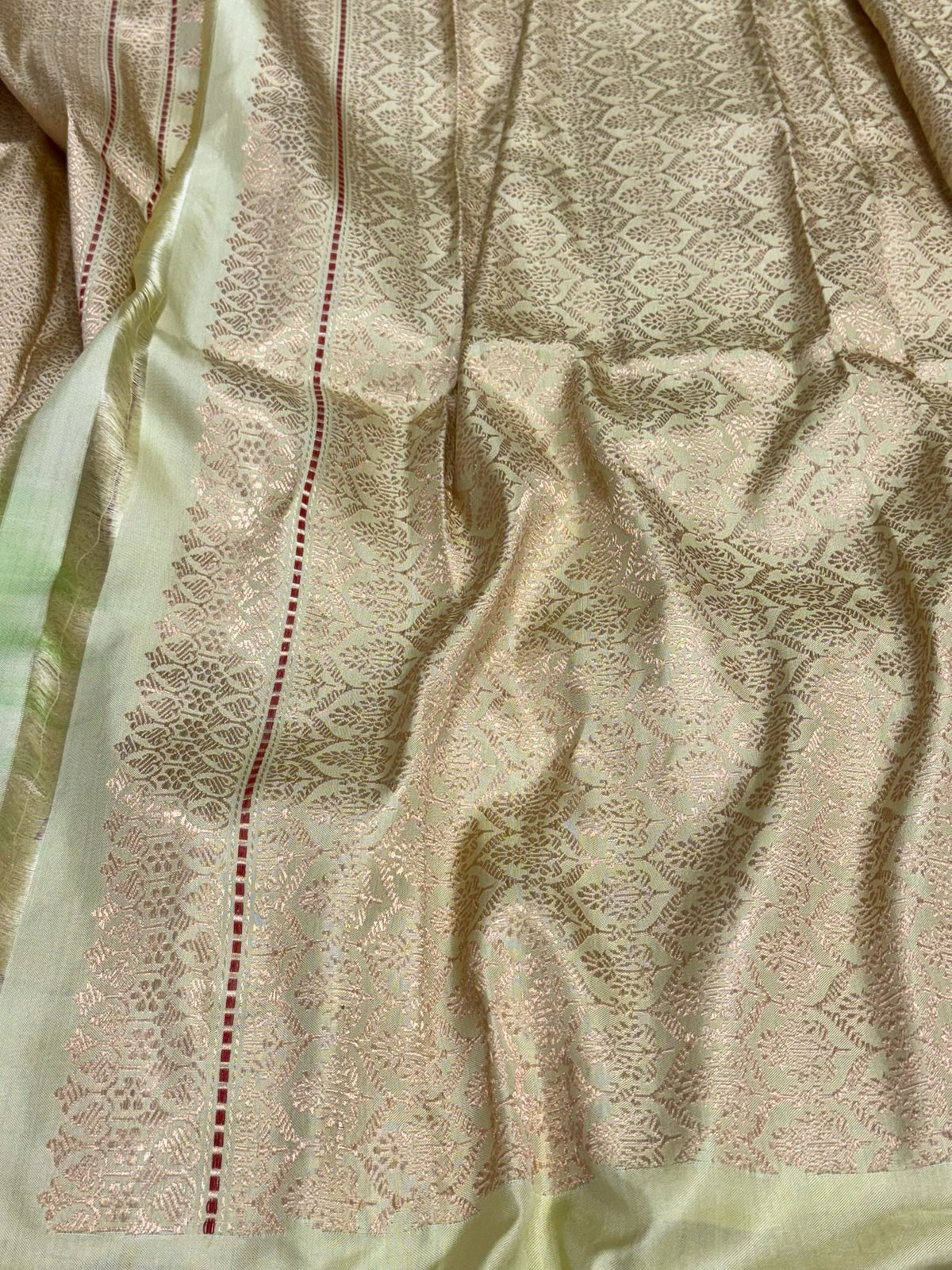 Pista Green Soft Lightweight Handwoven | Kadhwa Weave | Pure Katan Mulberry Silk Banarasi Saree