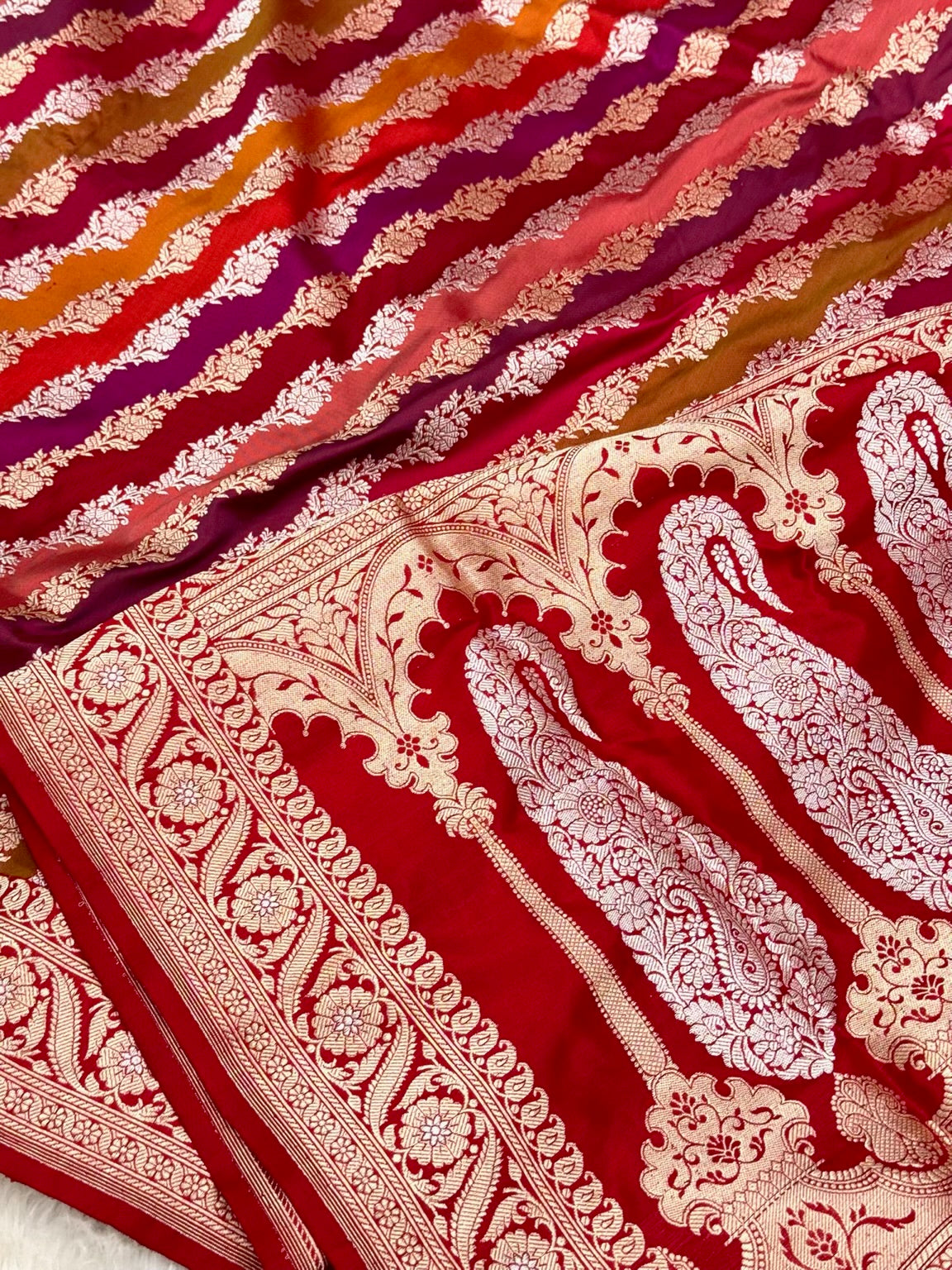 Red Pure Mulberry Silk & Pure Katan Silk Saree | Rangkaat Technique | Handwoven Banarasi Kadhwa Weave Saree