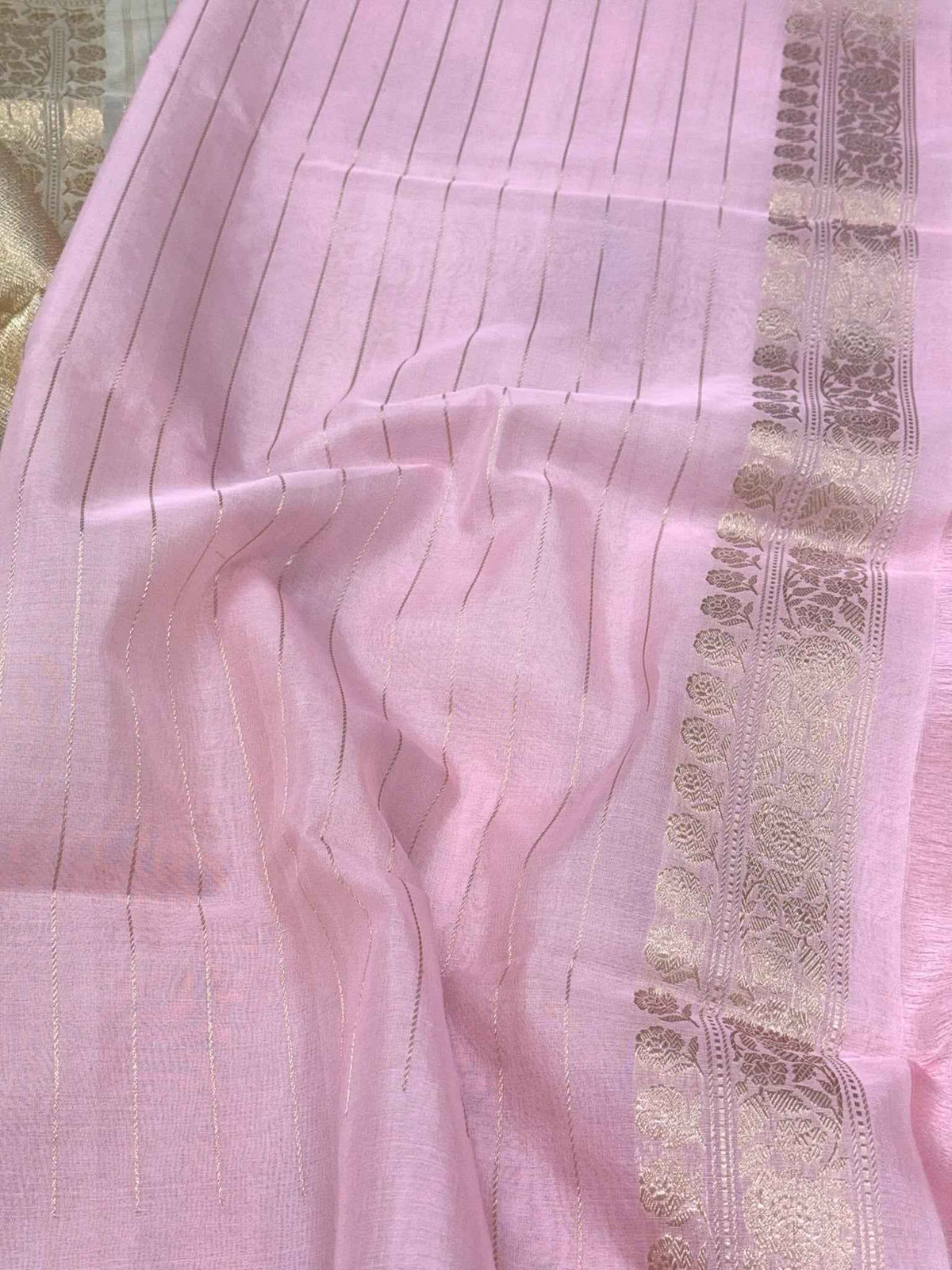 Off White Pure Kora Mulberry Silk | Kadhwa Technique | Handwoven Lighweight Banarasi Saree