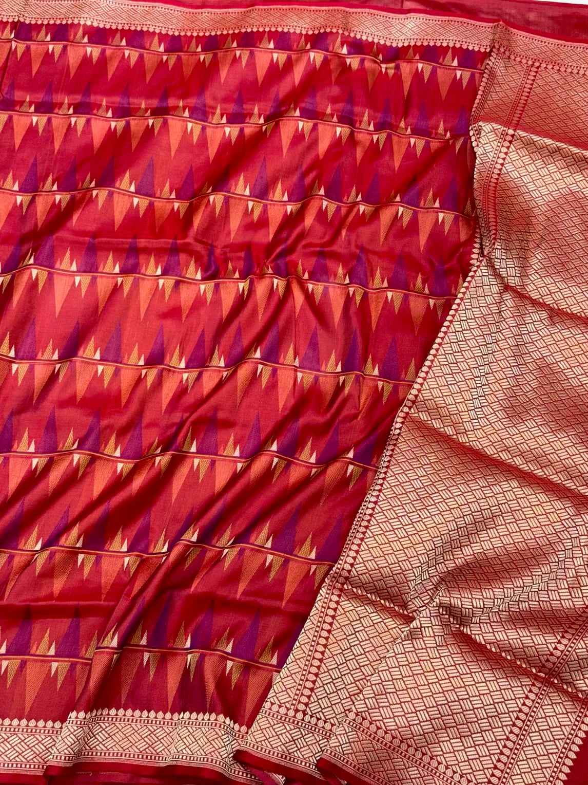 Maroon Pure Satin Silk Handwoven Banarasi Saree - Modern Contemporary Banarasi Silk Saree