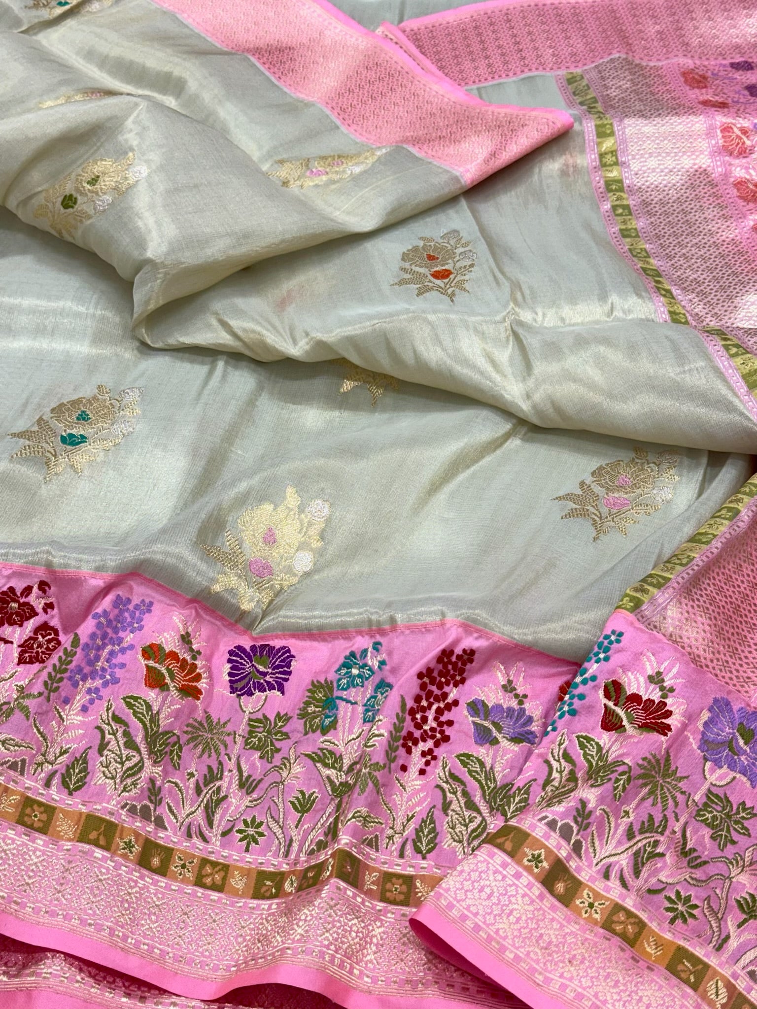 Pastel Mint Green Pure Mulberry Katan Tissue Silk | Kadhwa + Kadhiyal Weave | Handwoven Banarasi Saree