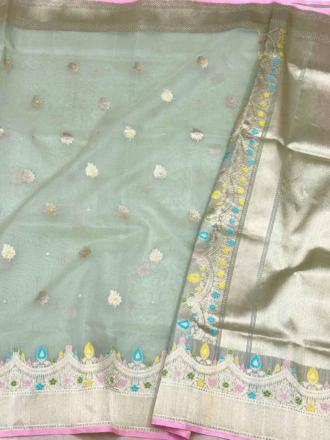 Sea Green Authentic Banarasi Saree | Pure Kora Mulberry Silk - Kadhwa Weave Handwoven Banarasi Saree