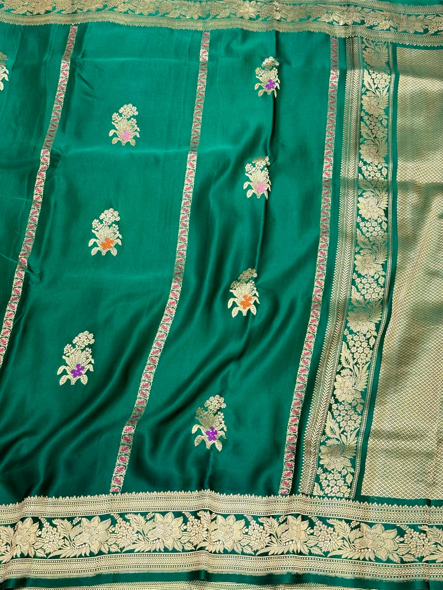 Emerald Green Pure Mashru Satin Silk Handwoven Banarasi Saree - Elegance That Never Fades