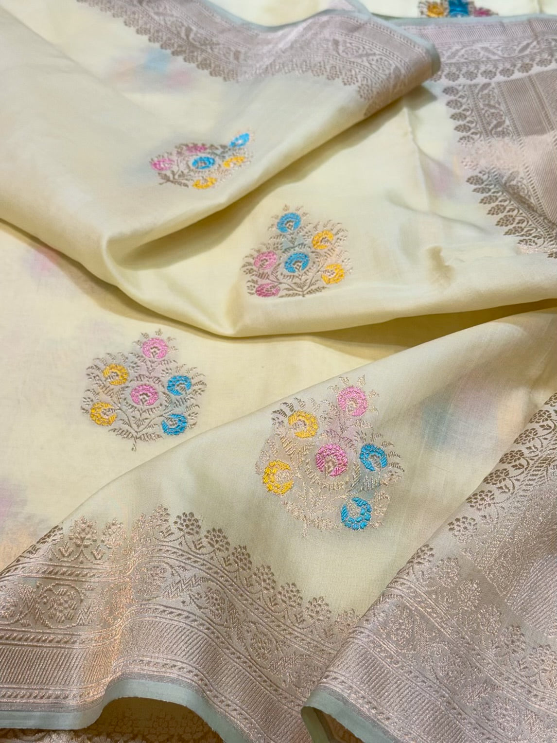 Pastel Yellow Pure Kora Silk Handwoven Banarasi Silk Saree | Kadhwa Ektara Weave Banarasi Saree
