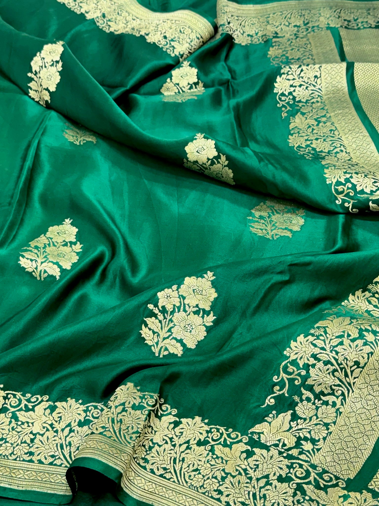 Bottle Green Pure Mashru Satin Silk Handwoven Banarasi Saree