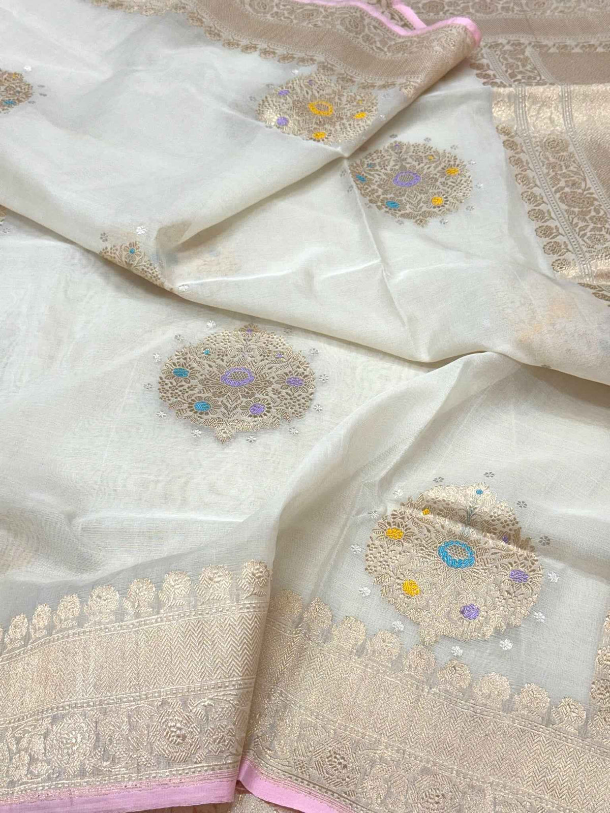 Off White Pure Kora Mulberry Silk | Kadhwa Technique | Handwoven Lighweight Banarasi Saree