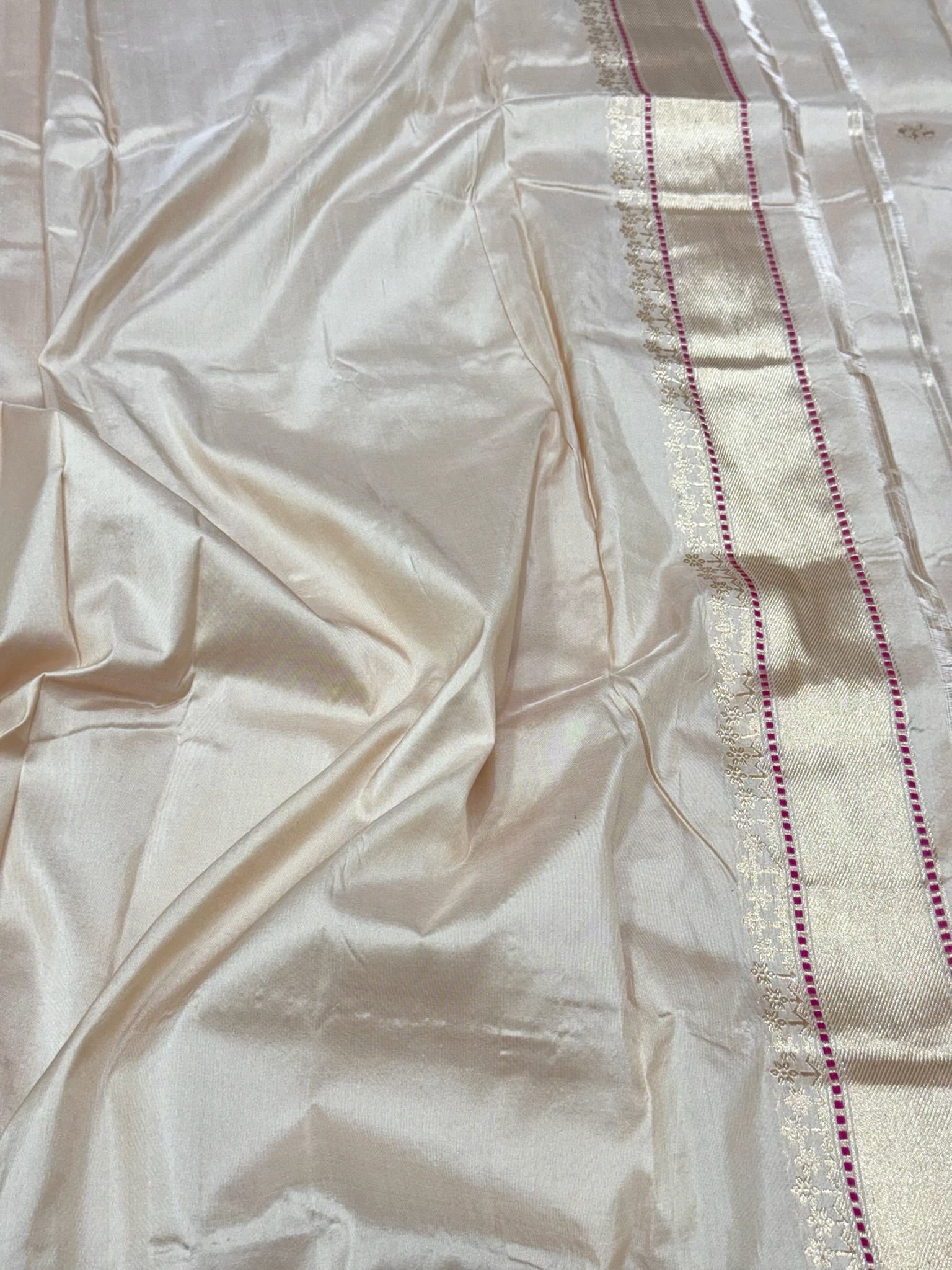 Ivory Pure Mulberry Katan Silk | Kadhwa Weave | Handwoven Banarasi Saree - The Regal Edit