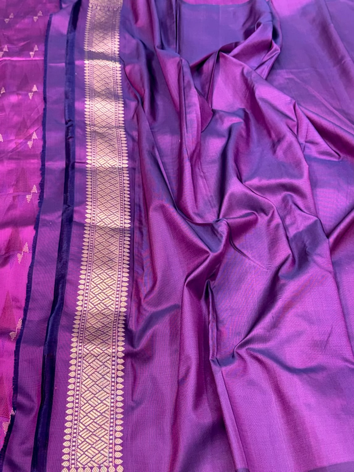 Magenta Pure Satin Silk Handwoven Banarasi Saree - Modern Contemporary Banarasi Silk Saree
