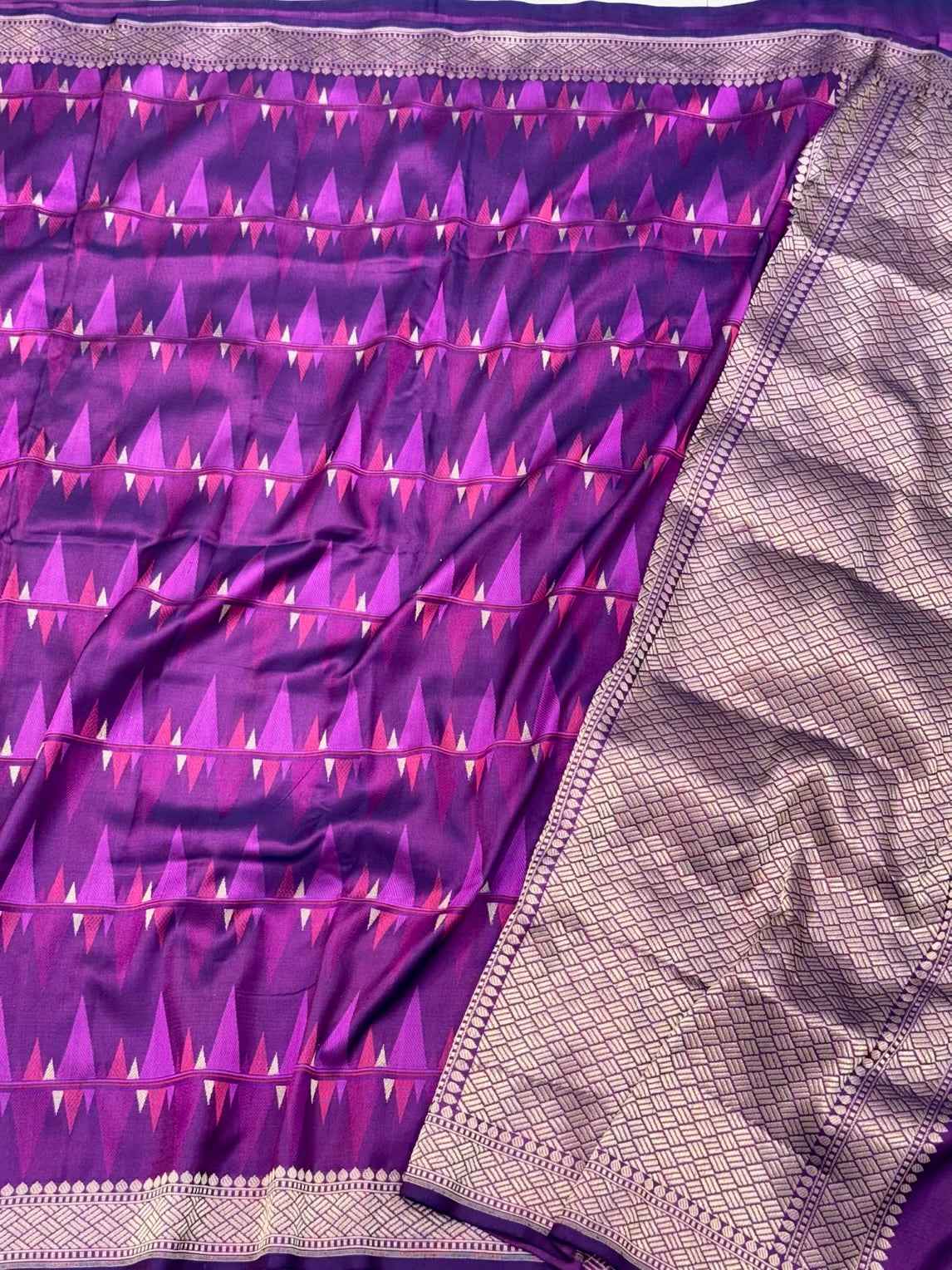 Magenta Pure Satin Silk Handwoven Banarasi Saree - Modern Contemporary Banarasi Silk Saree