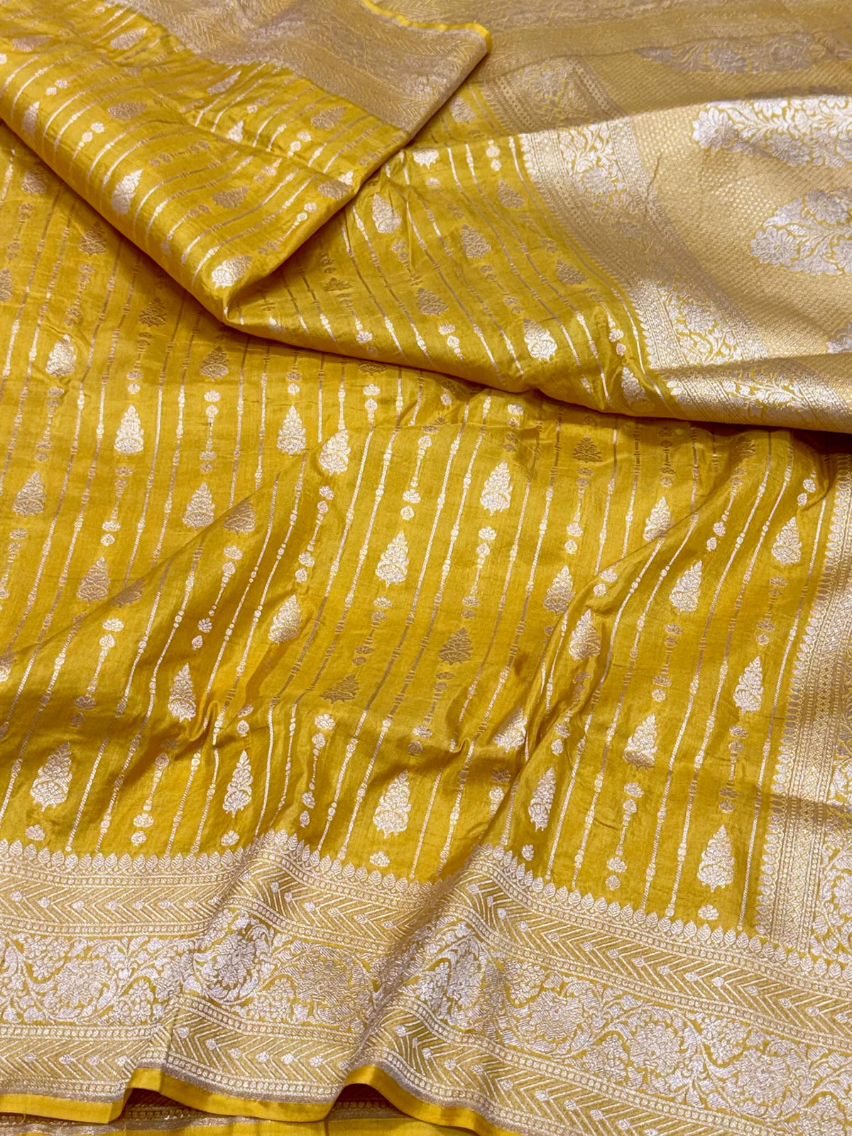 Gold Yellow Pure Katan Mulberry Silk Handloom Banarasi Saree
