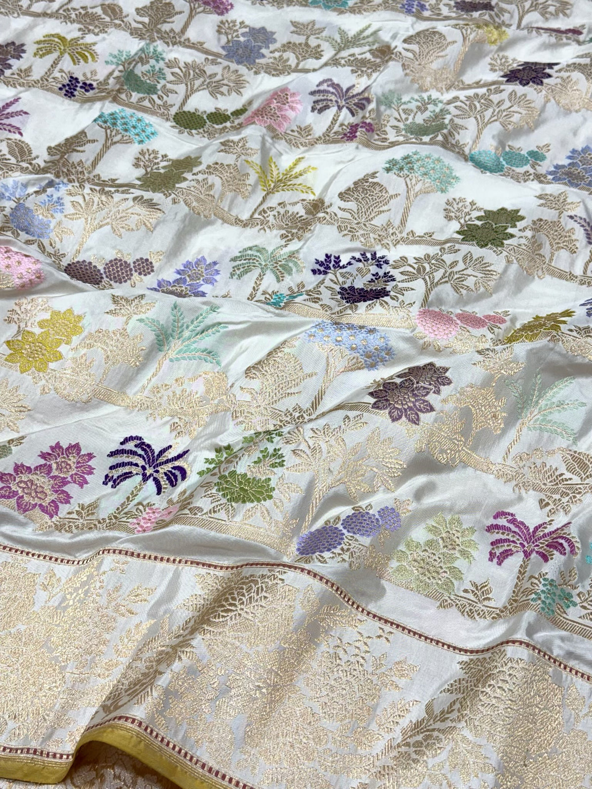 White Banarasi Handwoven Saree | Kadhwa Technique | Pure Mulberry Double Katan Silk Saree - The Statement Six Yards