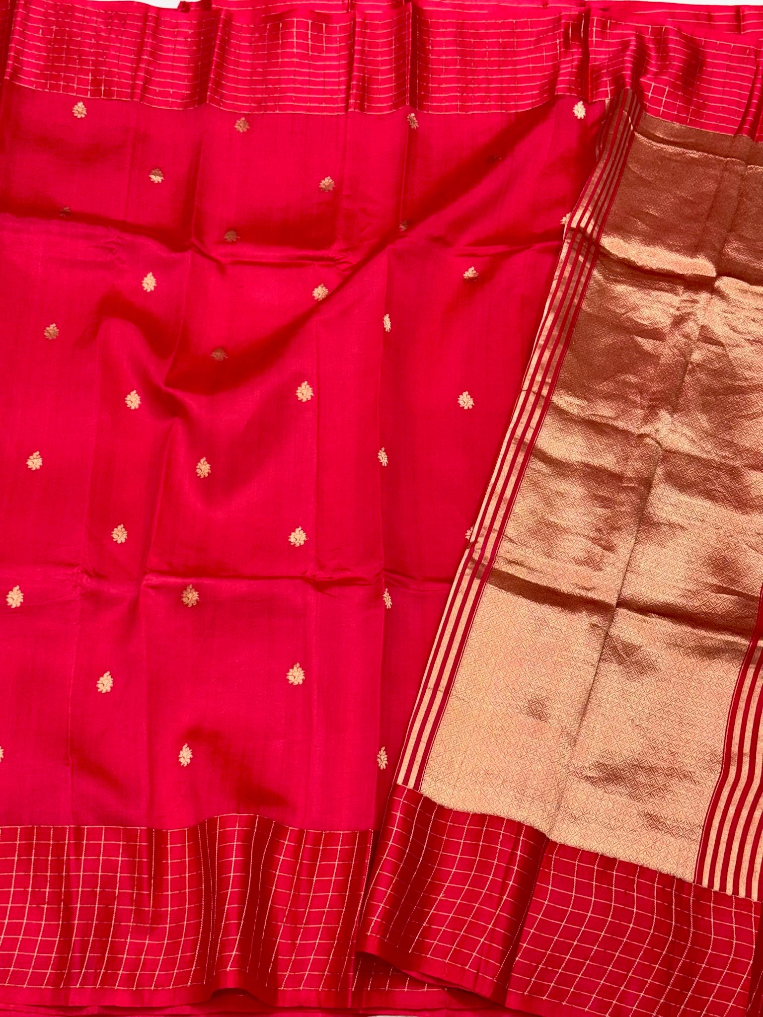 Bright Red Pure Raw Mango Silk Banarasi Handwoven Kadhwa Saree