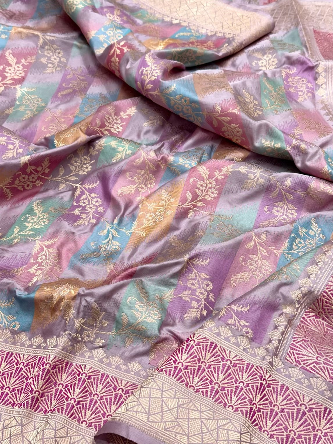 Lilac Pink Pure Katan Silk Rangkaat Saree | 100% Pure Mulberry Silk Handwoven Banarasi Saree - Luxury Banarasi Saree