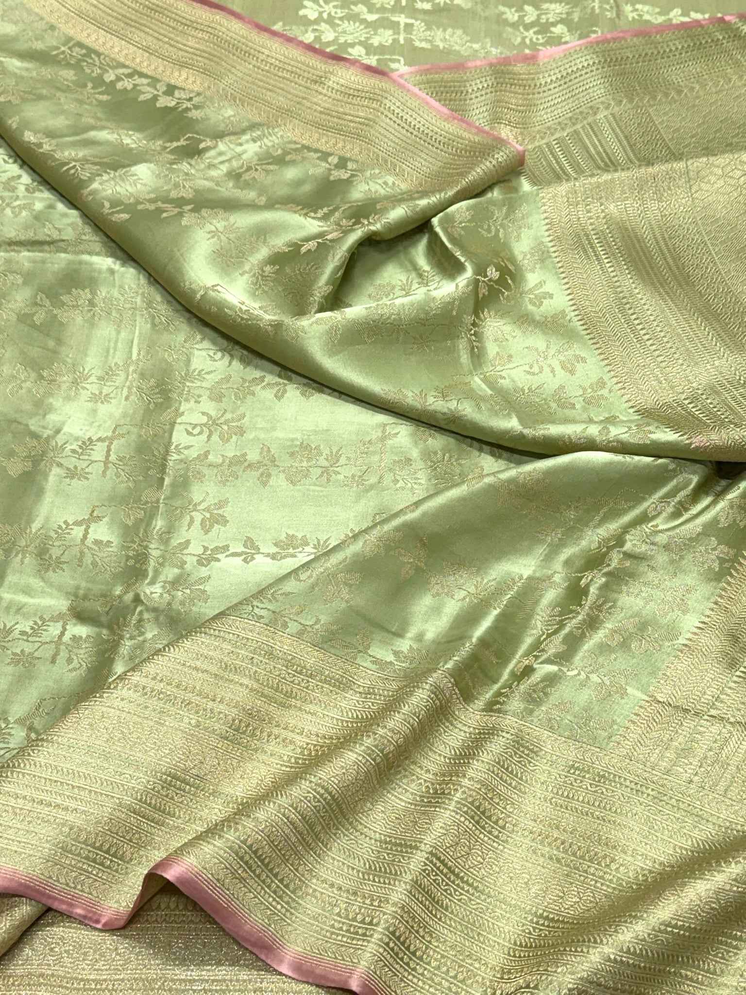 Light Green Pure Katan Silk Handwoven Banarasi Saree